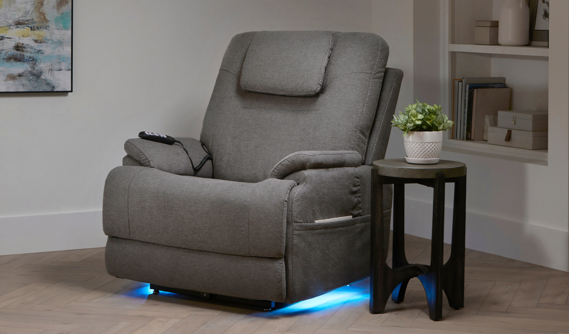 Zecliner Triple Power Recliner | Raymour & Flanigan
