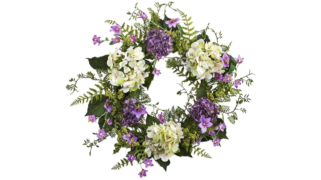 24in. Hydrangea Berry Wreath
