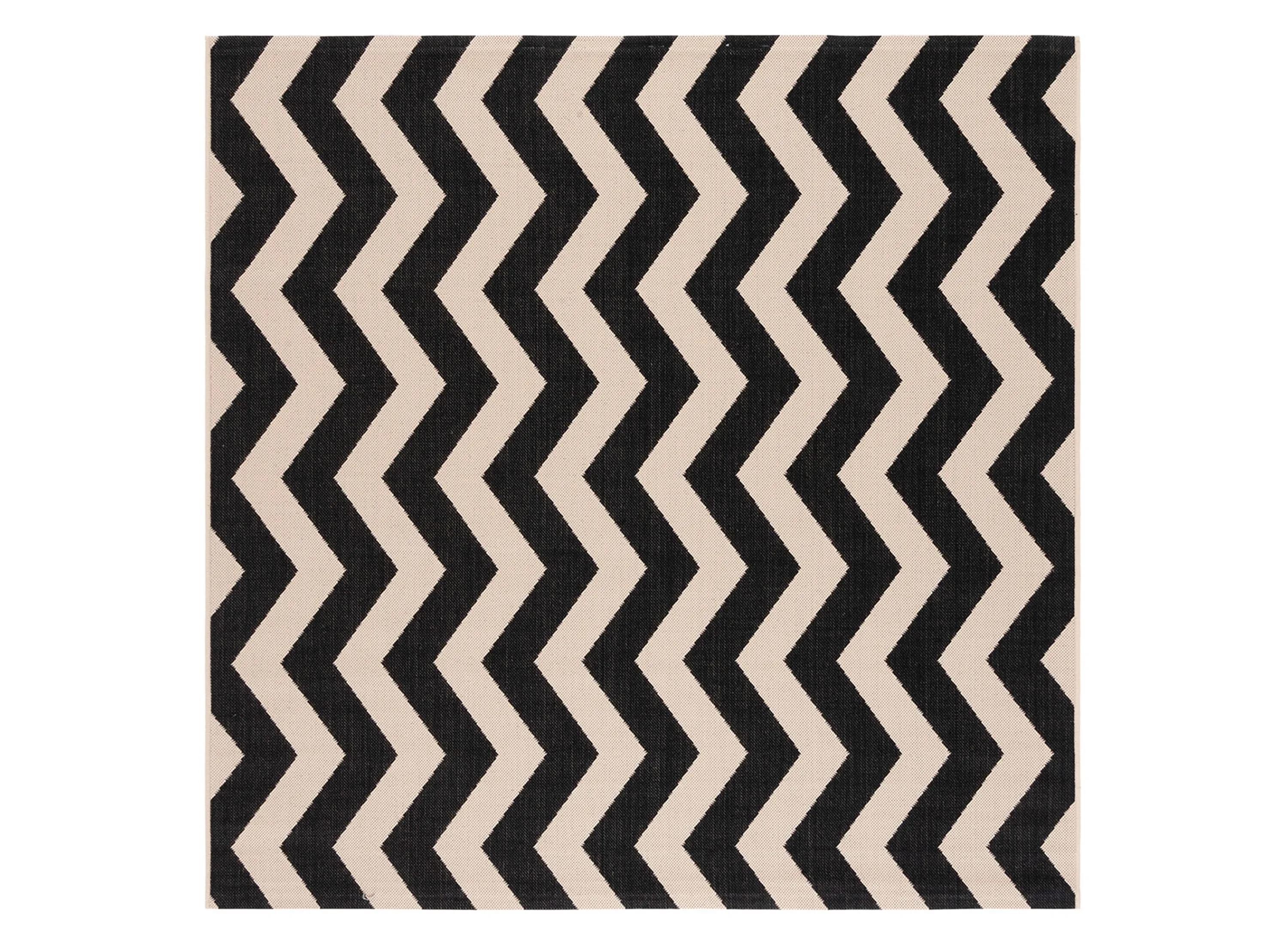 Courtyard Chevron Indoor/Outdoor Area Rug