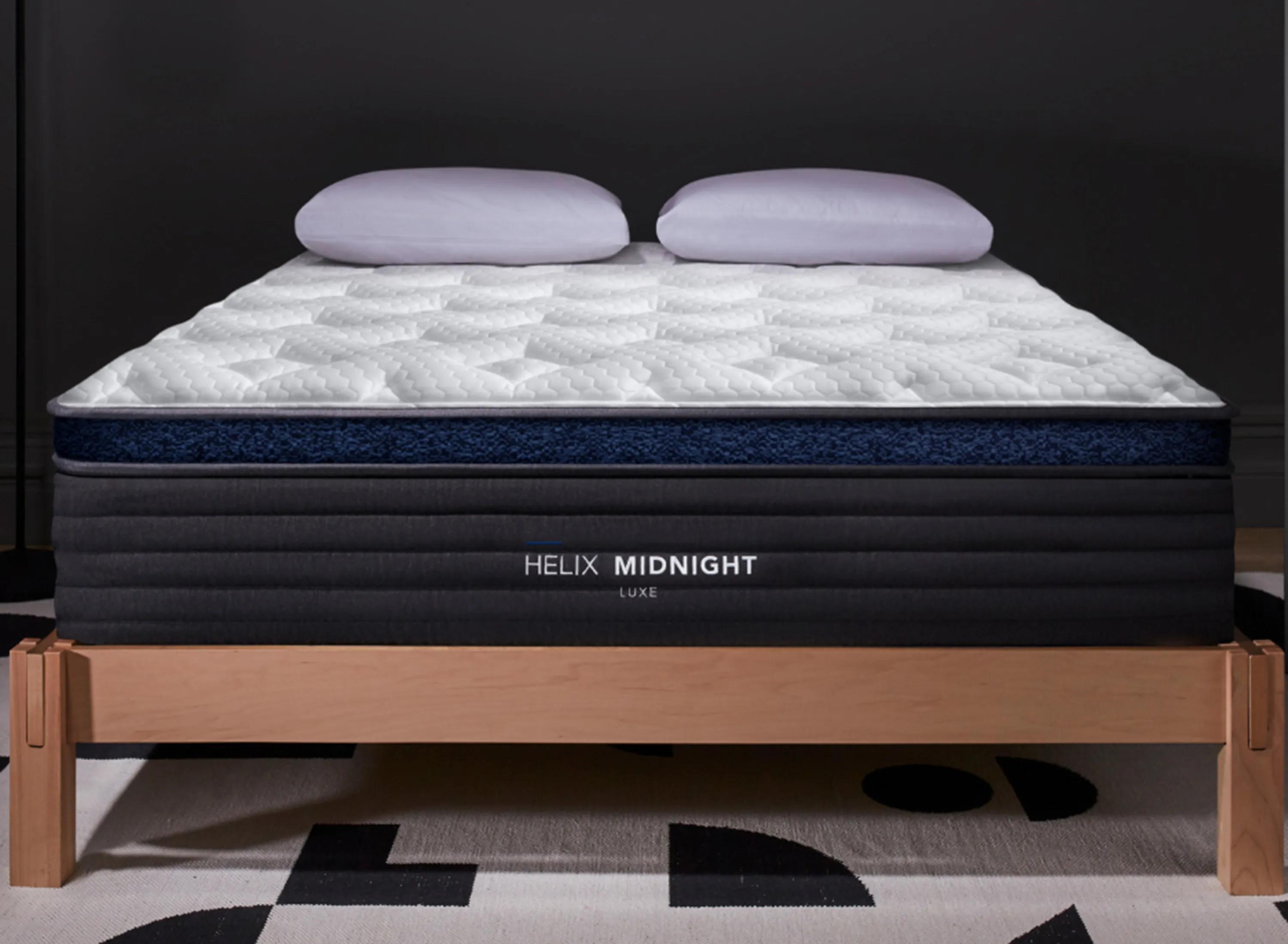 Helix Midnight Luxe Mattress with GlacioTex Cooling Cover