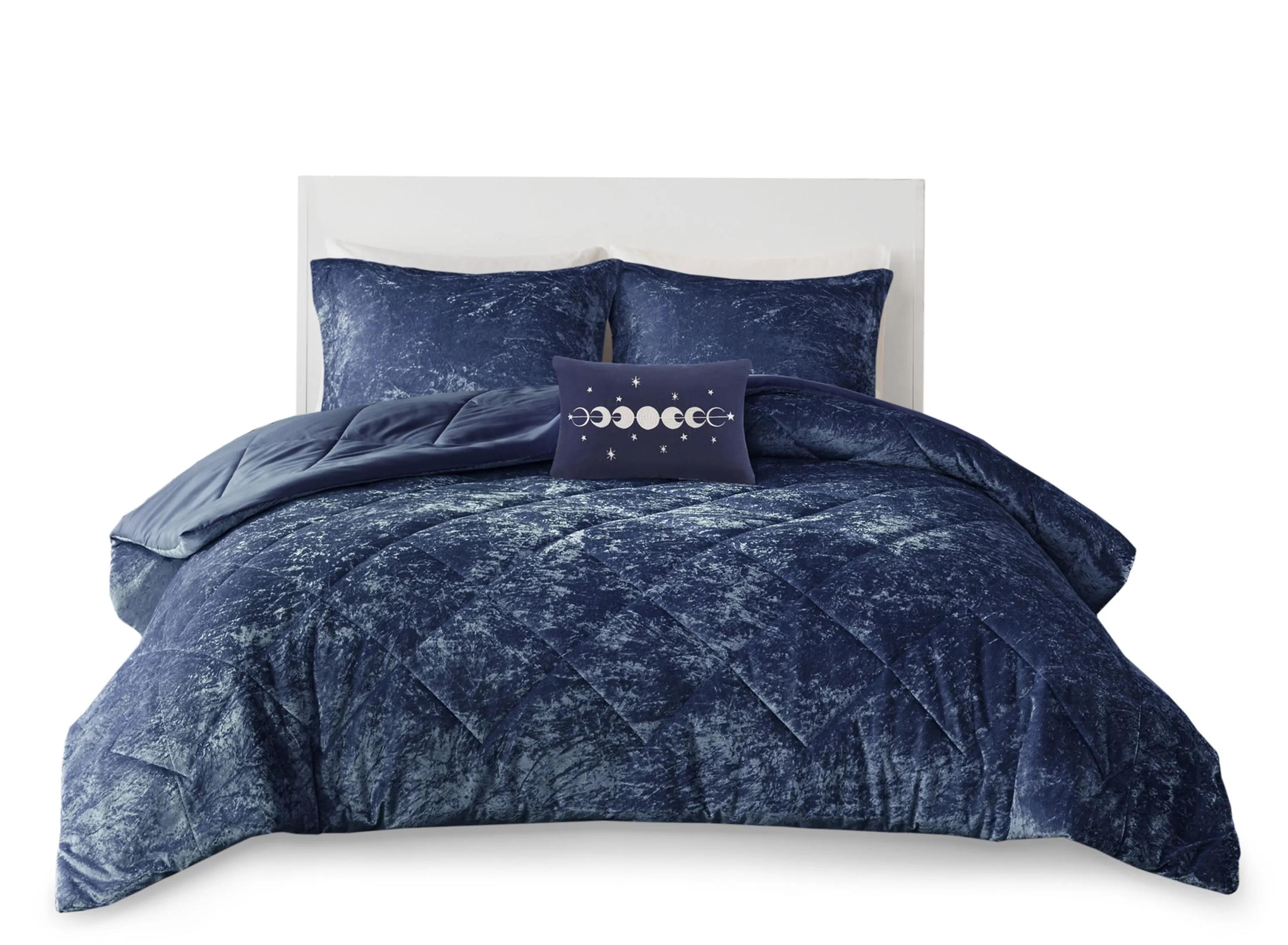 Felicia Comforter Set