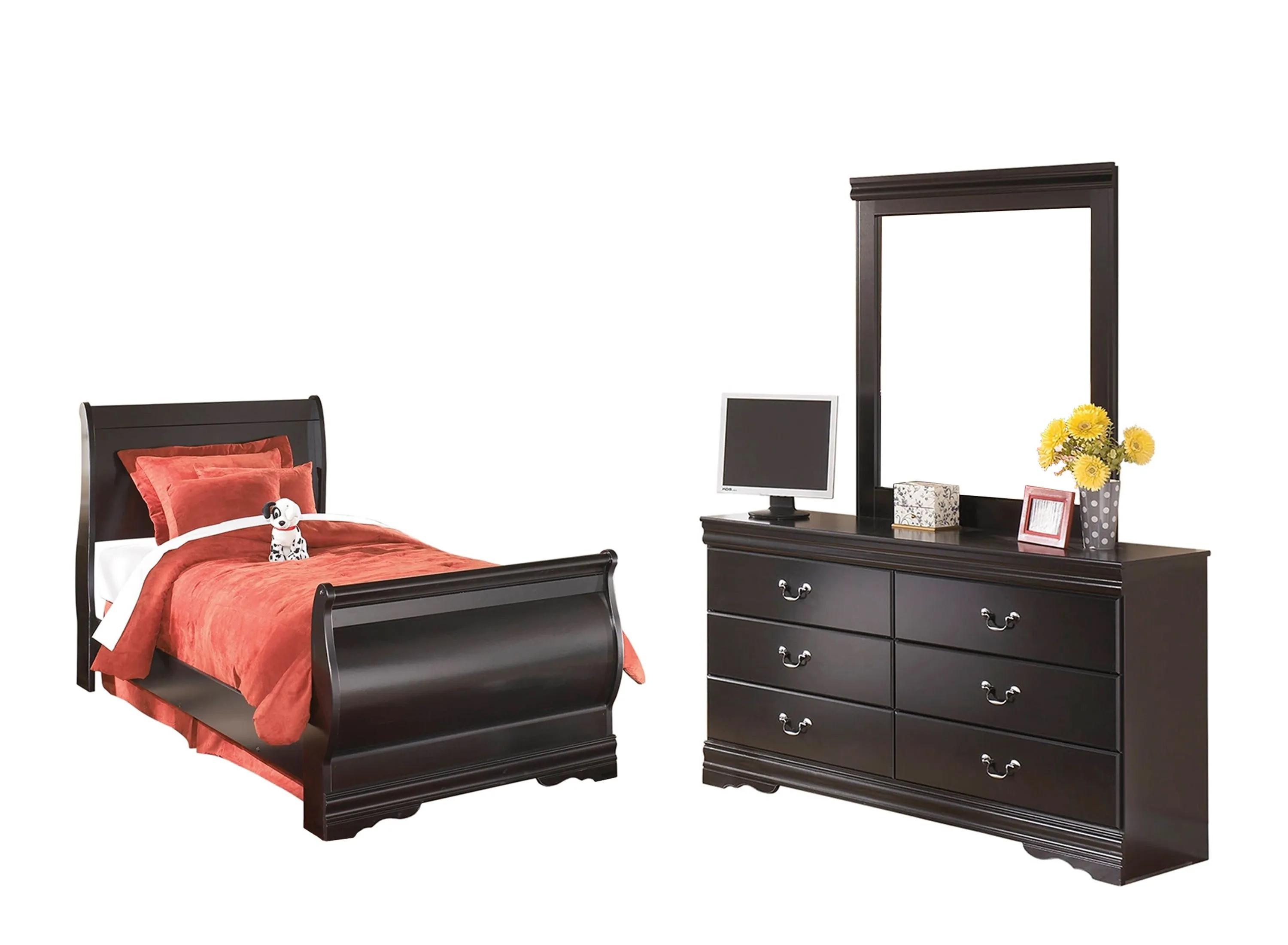 Huey Vineyard 3-pc Bedroom Set