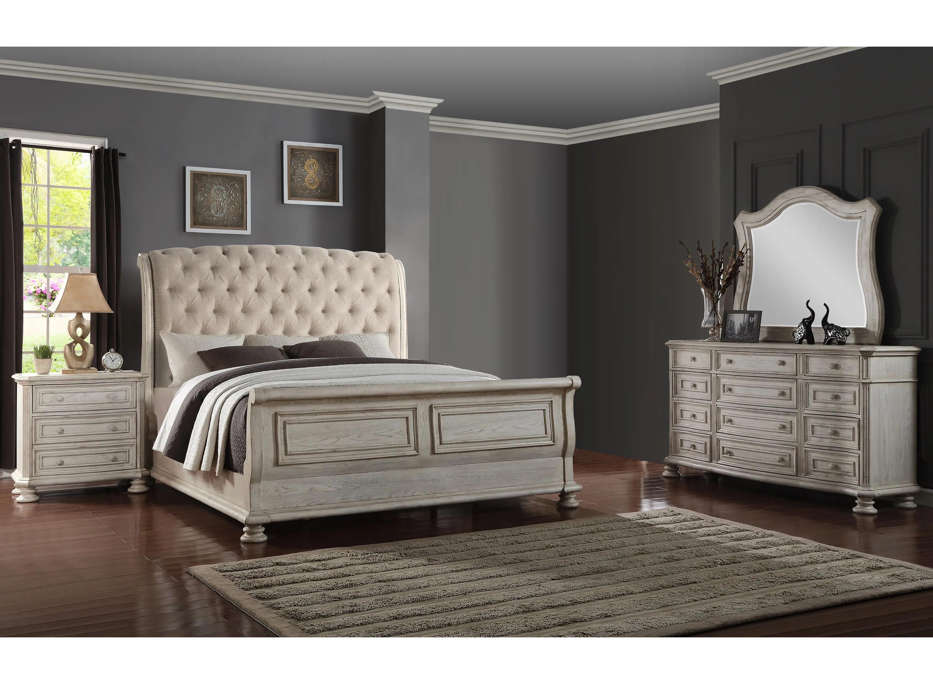 Barton Creek Upholstered 4-pc. Sleigh Bedroom Set