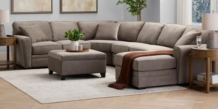 102725_Holiday_GTL_LivingRoom_1200x600