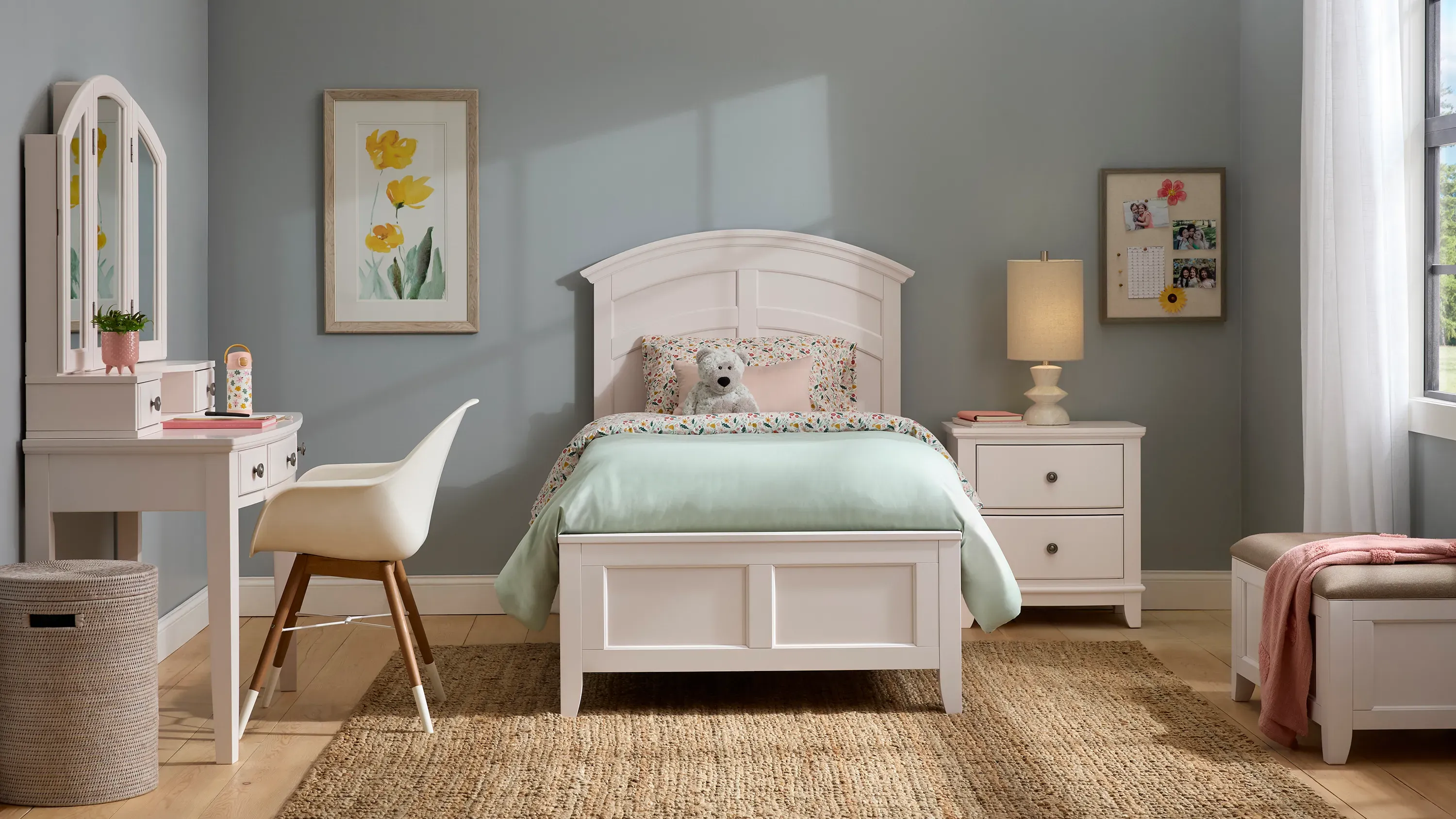 Kylie Youth Vanity Desk | Raymour & Flanigan