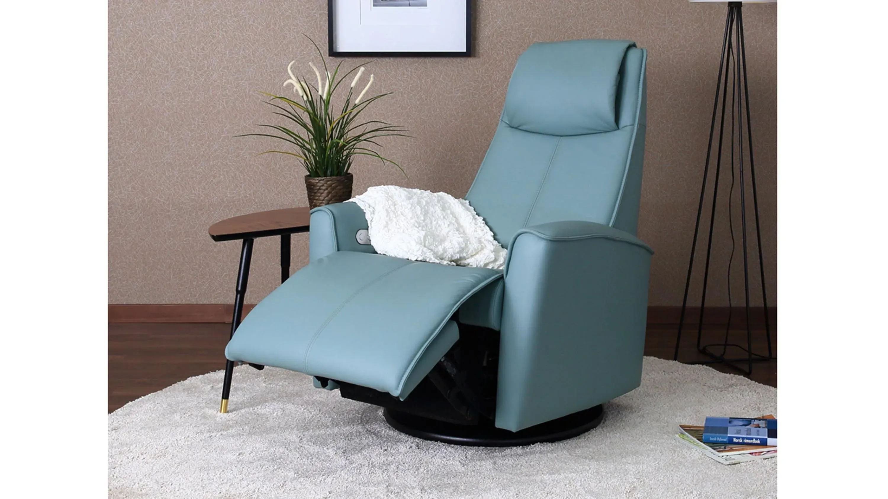 Urban Small Recliner | Raymour & Flanigan