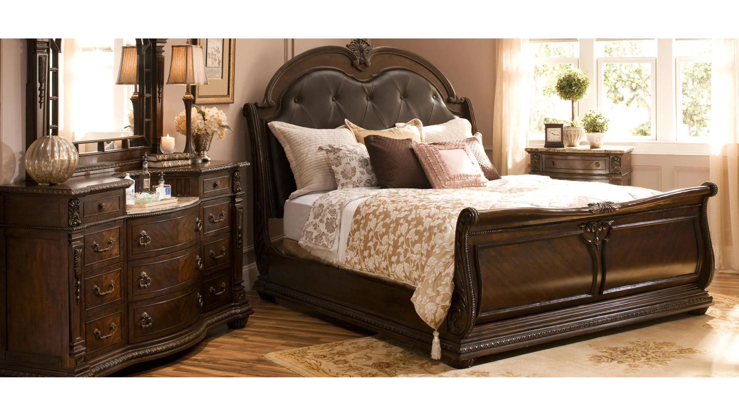 Wilshire 4-pc. Bedroom Set | Raymour & Flanigan