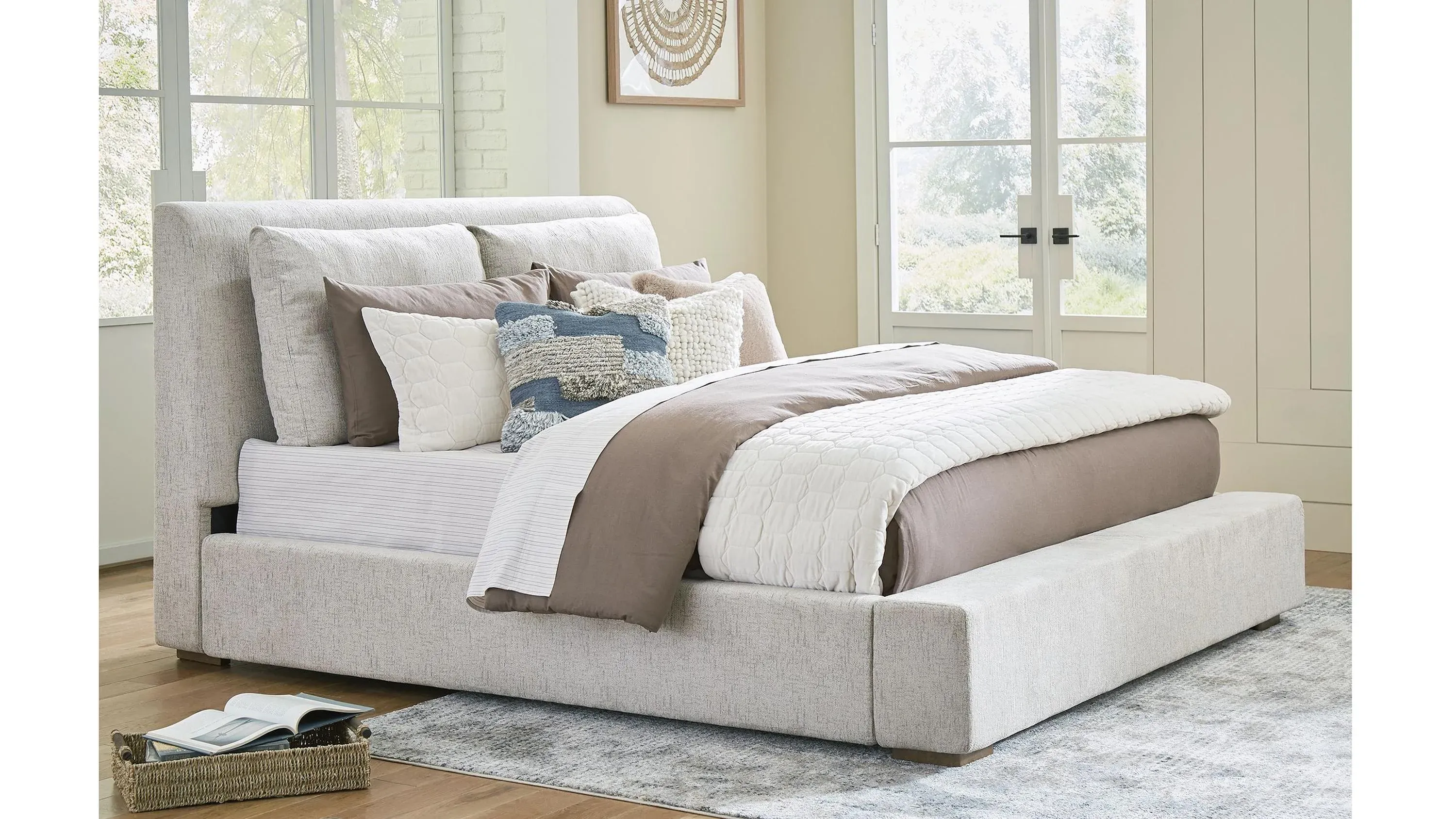 Cabalynn Upholstered Bed