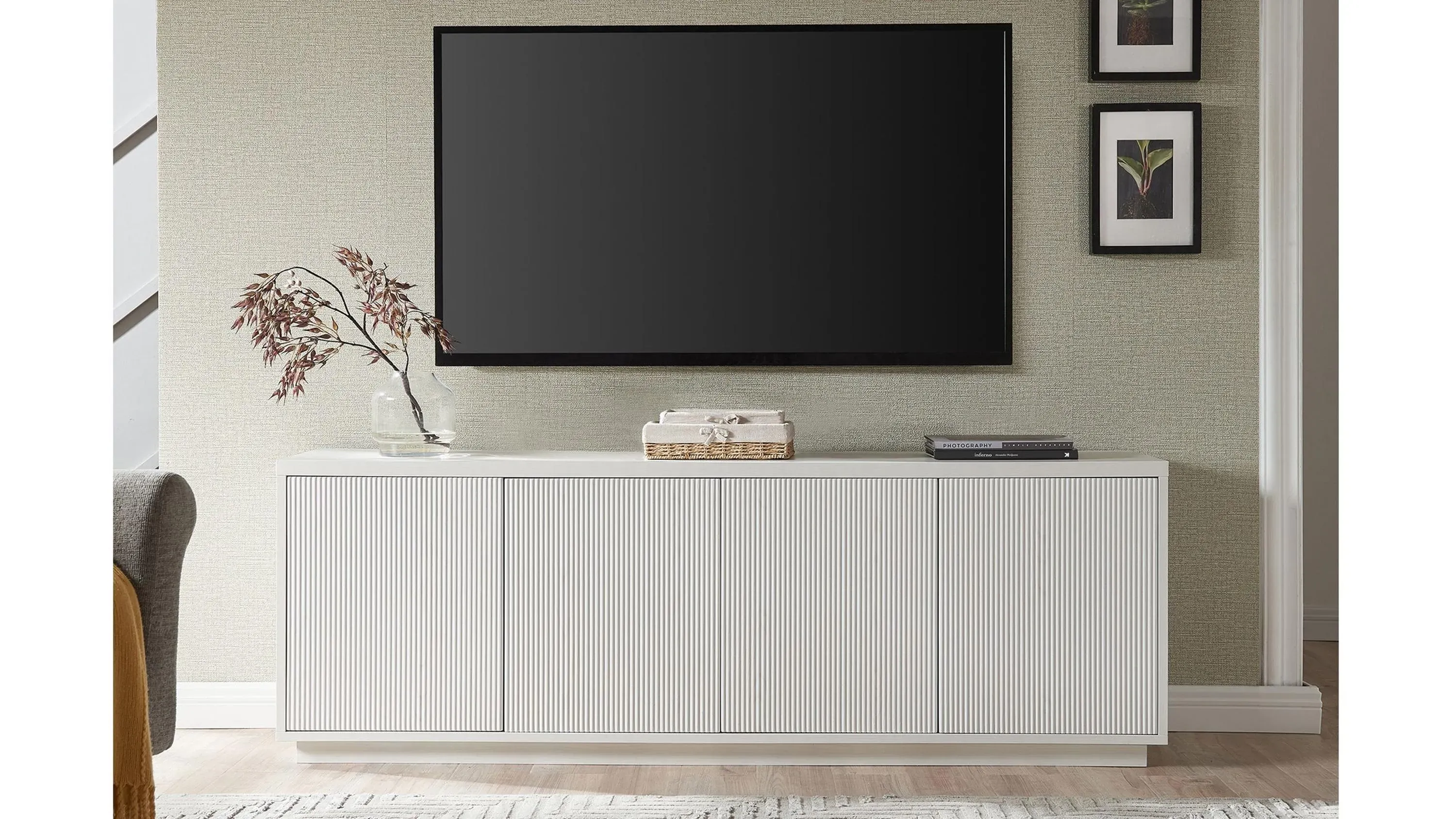 Aria TV Stand