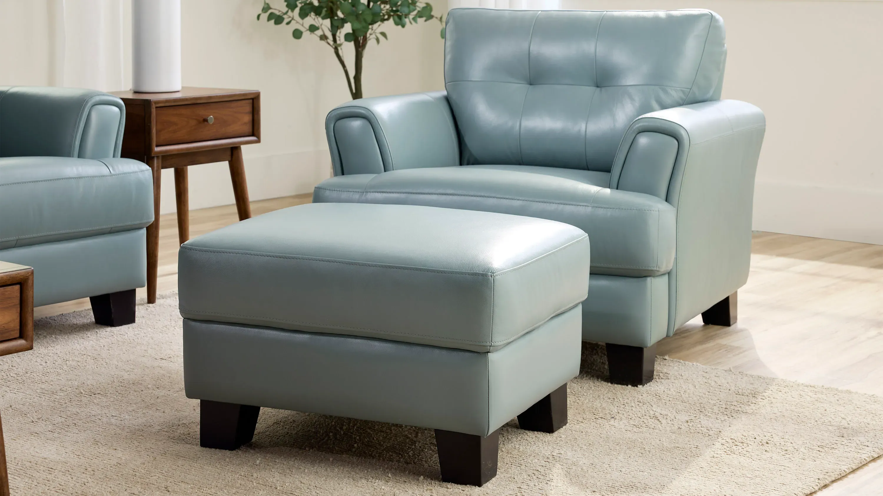 Diego Leather Chair Ottoman | Raymour & Flanigan