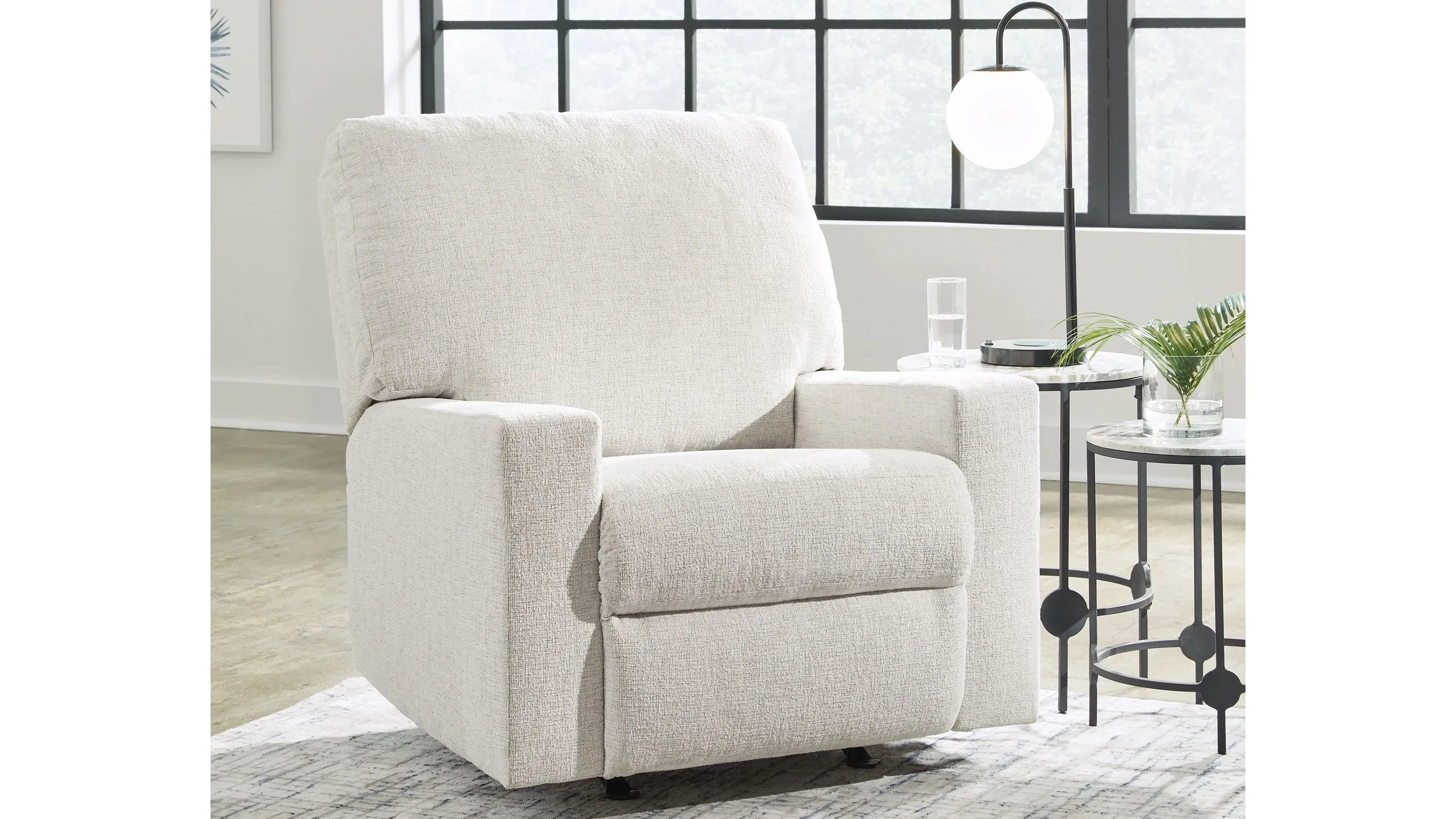 Rannis Recliner