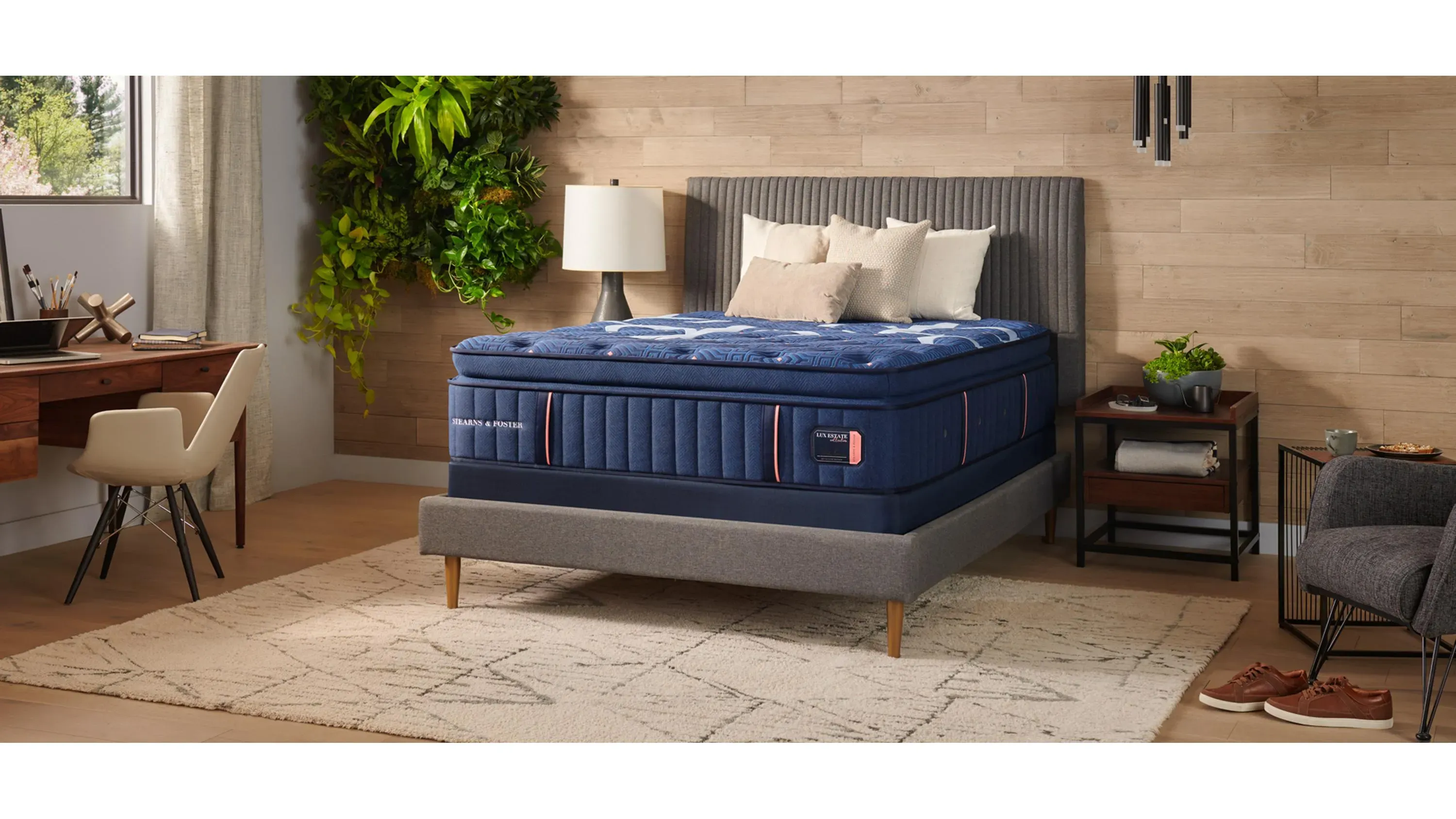 Stearns & Foster Lux Estate Soft Euro Pillowtop Mattress