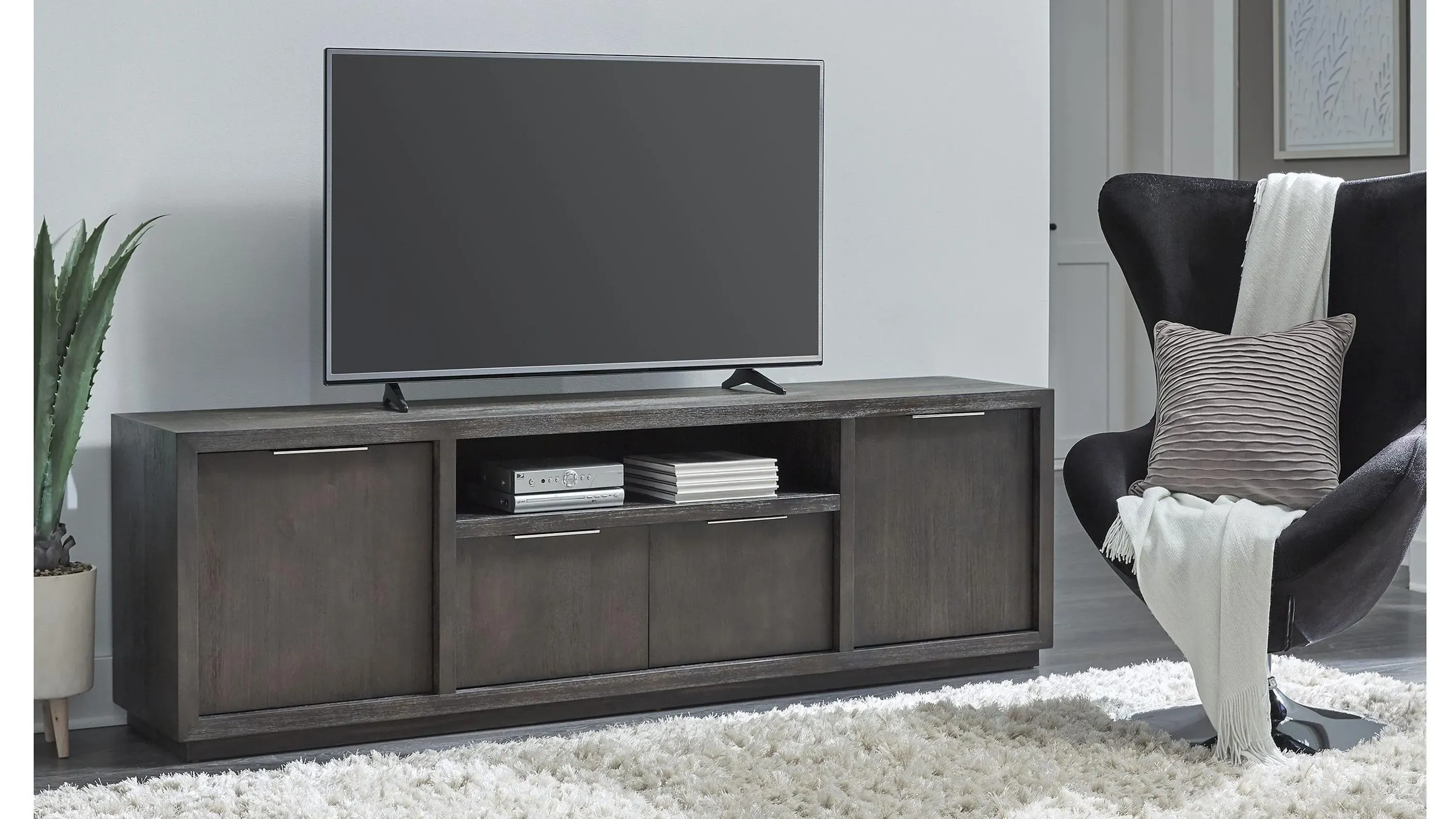 Oxford Ententainment Console 84W | Raymour & Flanigan