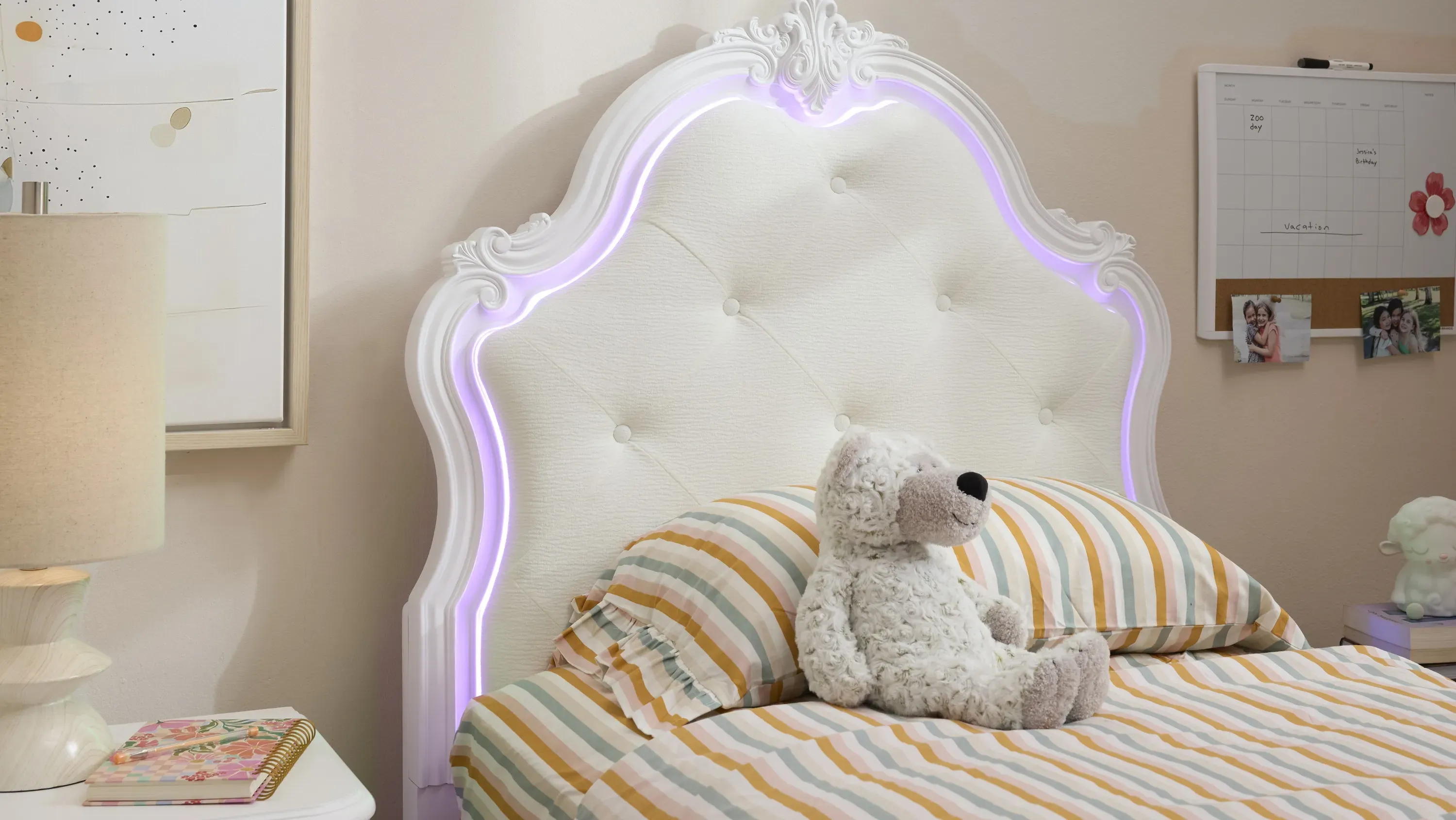 Gianna Bed | Raymour & Flanigan