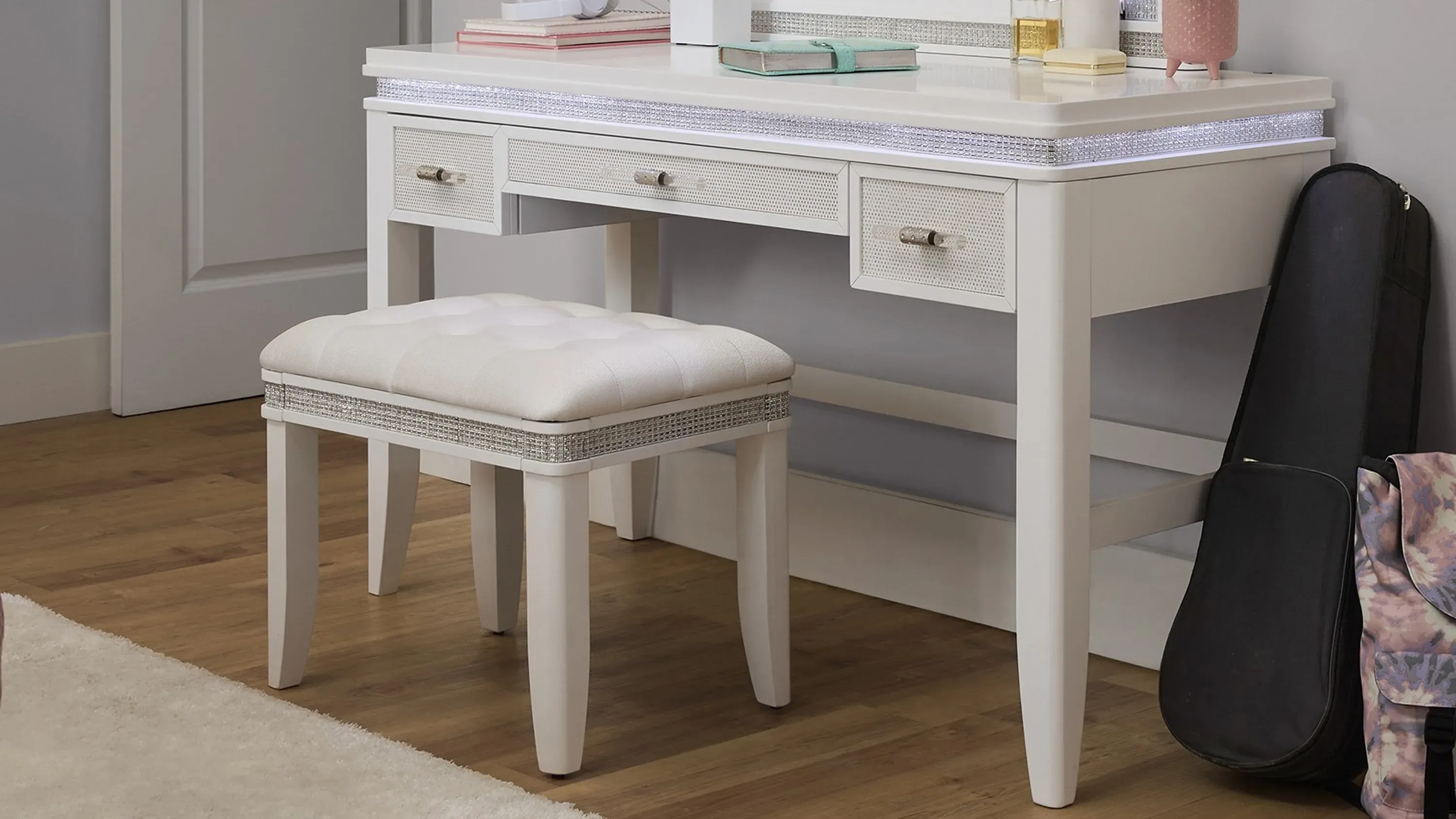 AOR CD ティム・フィーアン / Carmalita Carmelita Vanity Stool | Raymour & Flanigan