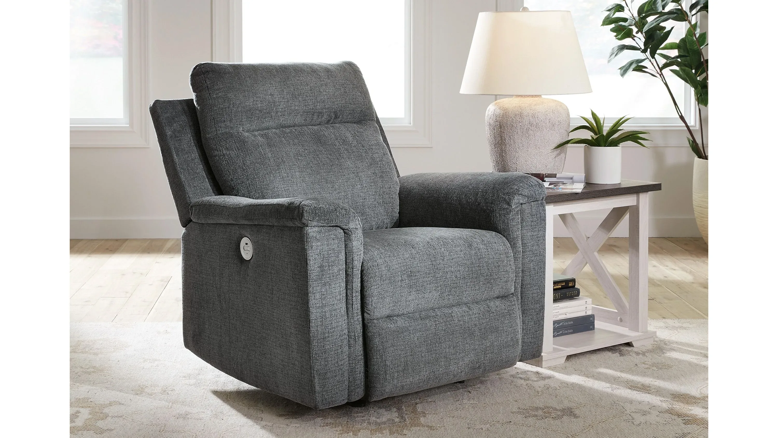 Barnsana Power Recliner | Raymour & Flanigan