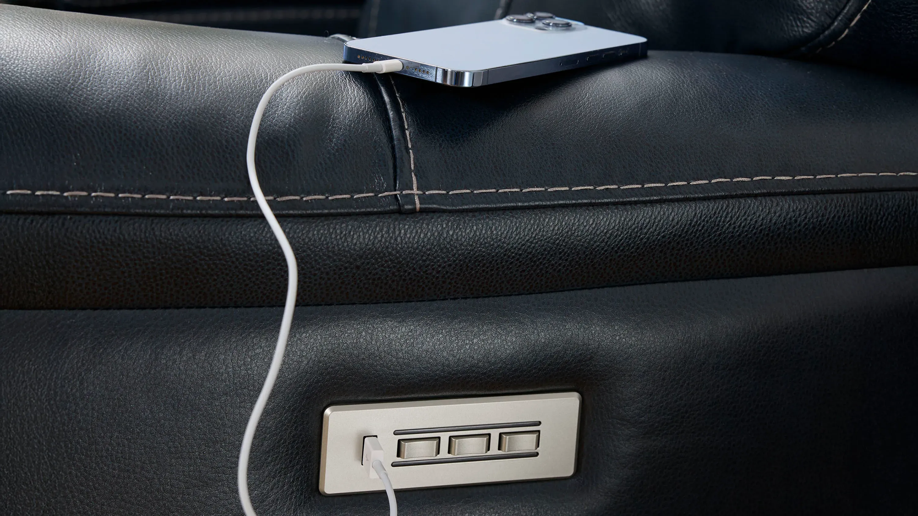 Barnett Leather Layflat Power Console Loveseat w/ Power Headrest