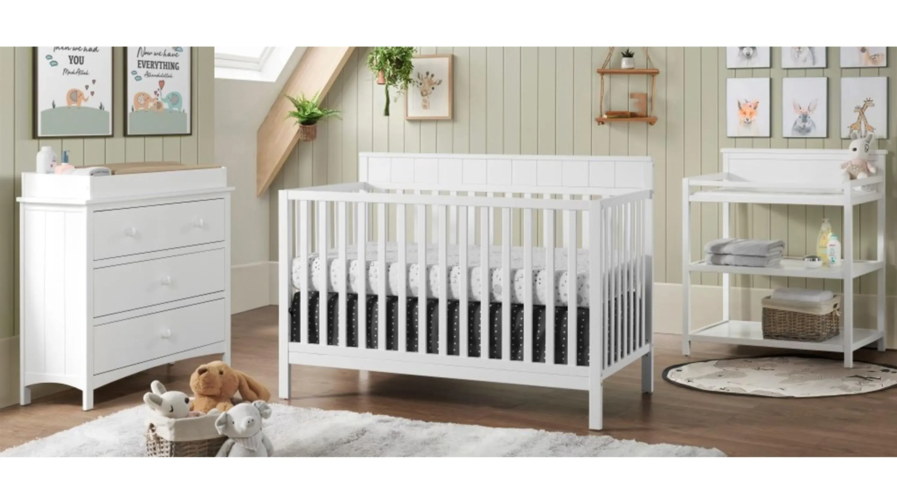 Oxford Baby Logan 4-in-1 Convertible Crib with Conversion Kit