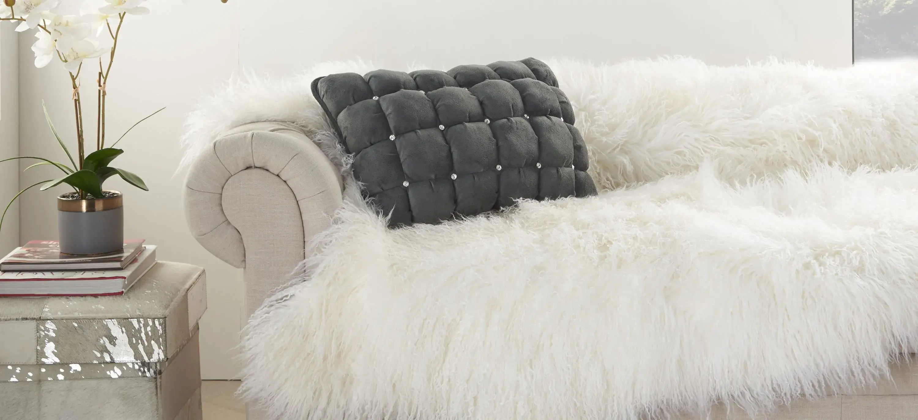 Plush throw pillow online