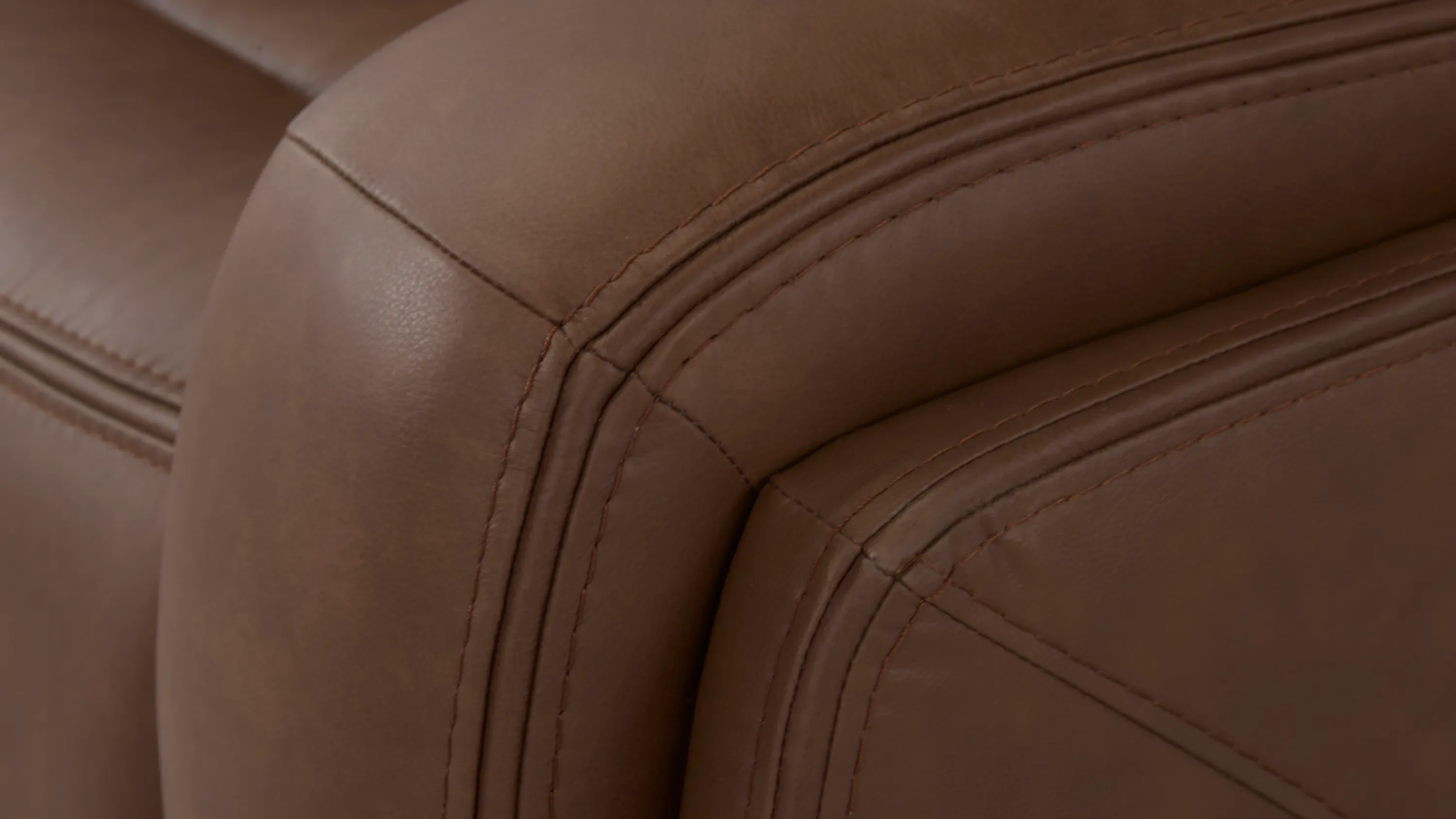 SUBLATIONS SHEEPLEATHERNARROWTIE BROWN】 Harbin 5-pc. Zero Gravity Triple Power Sectional w/ Cooler