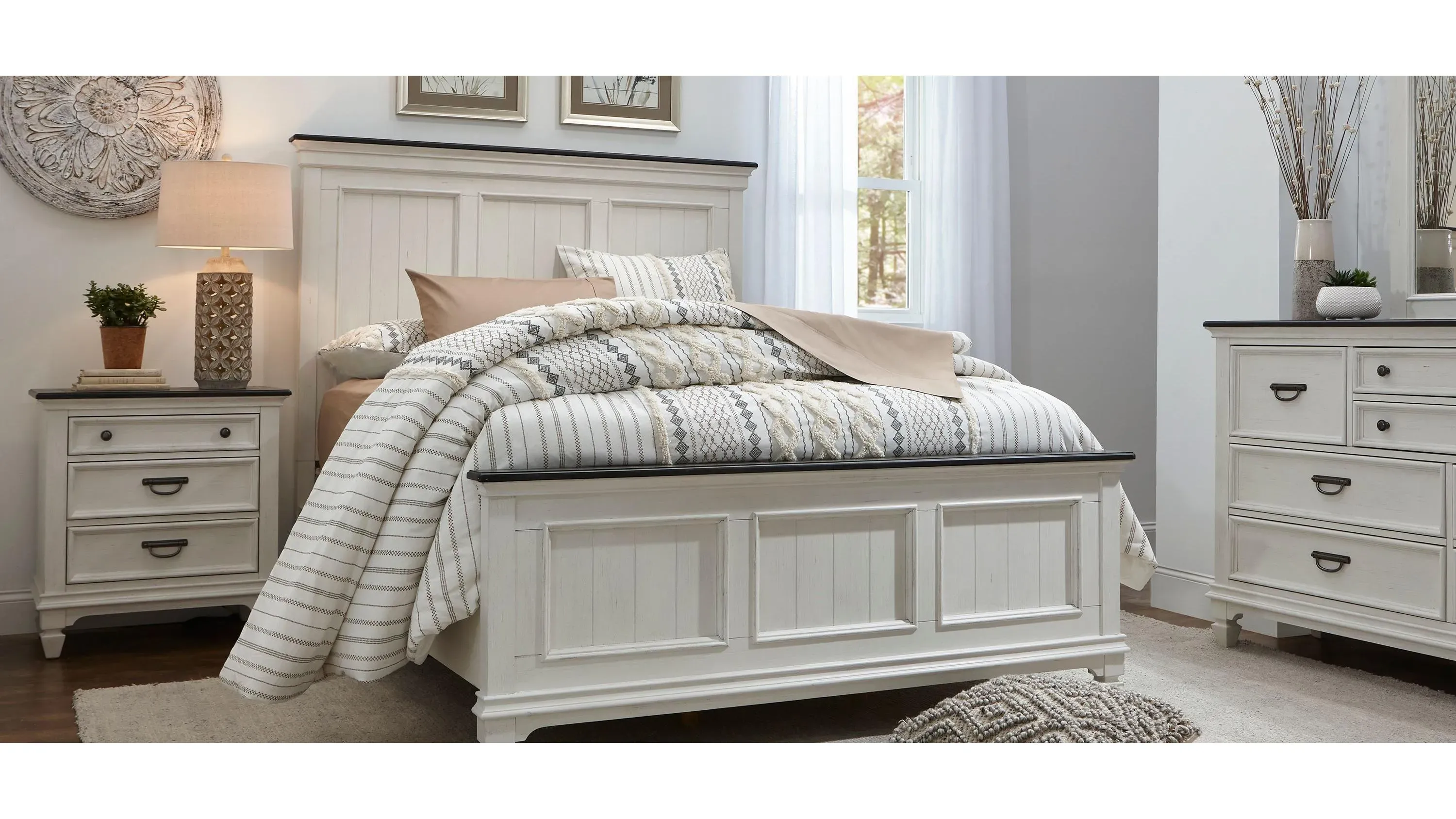 Shelby  Bed