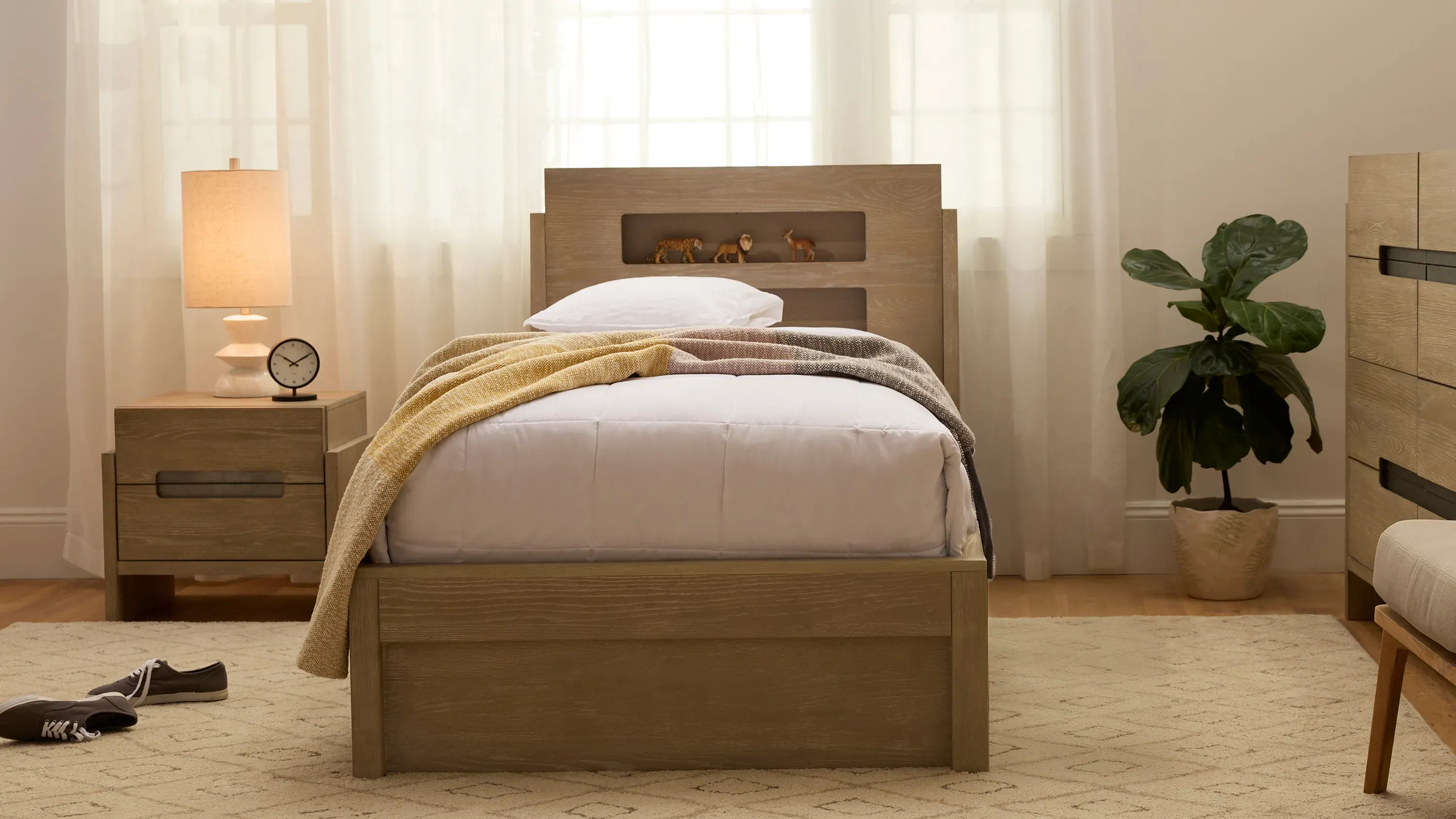 Copper Harbor Panel Bed | Raymour & Flanigan