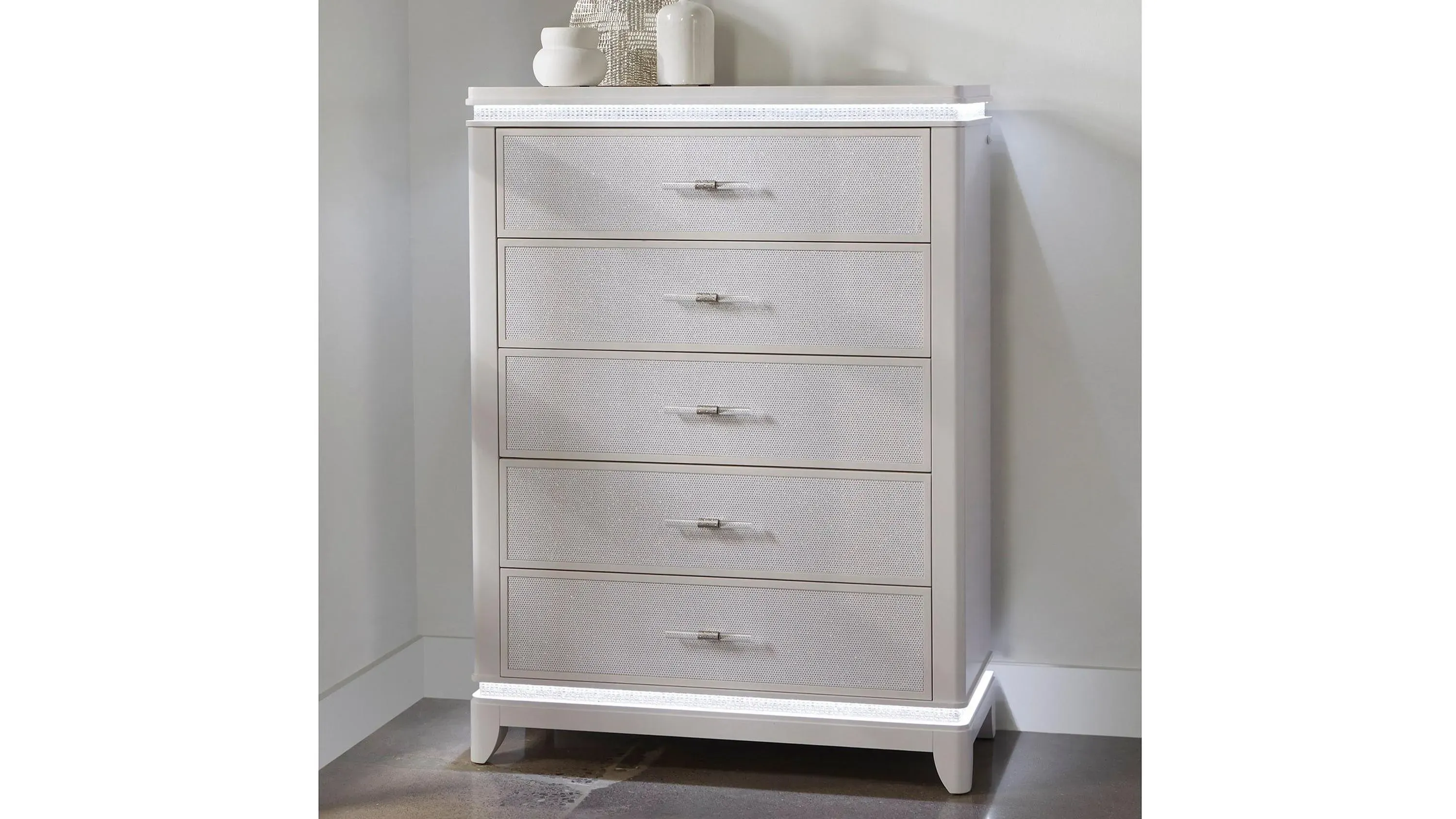 Carmelita Chest