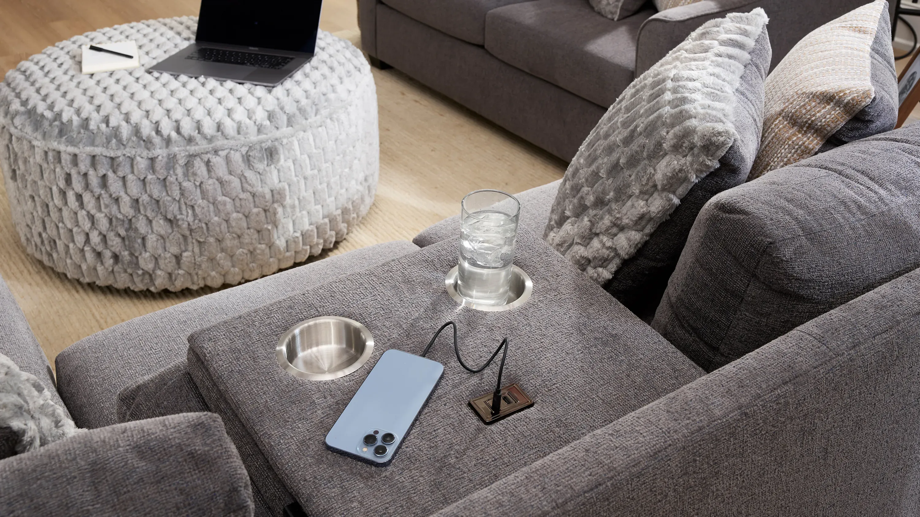 リファウォーミー Kendall Reversible Sofa Chaise w/ Drop Down Table | Raymour & Flanigan