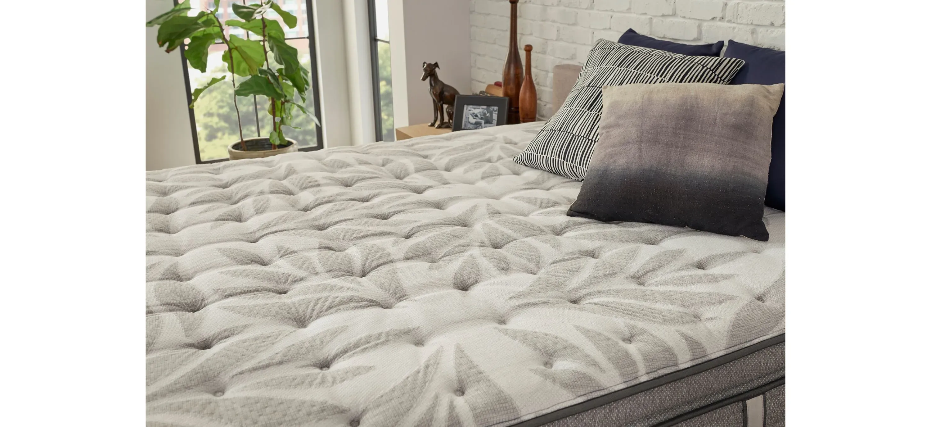 Sealy Posturepedic Mohegan Bluffs Medium Euro Pillow Top Mattress