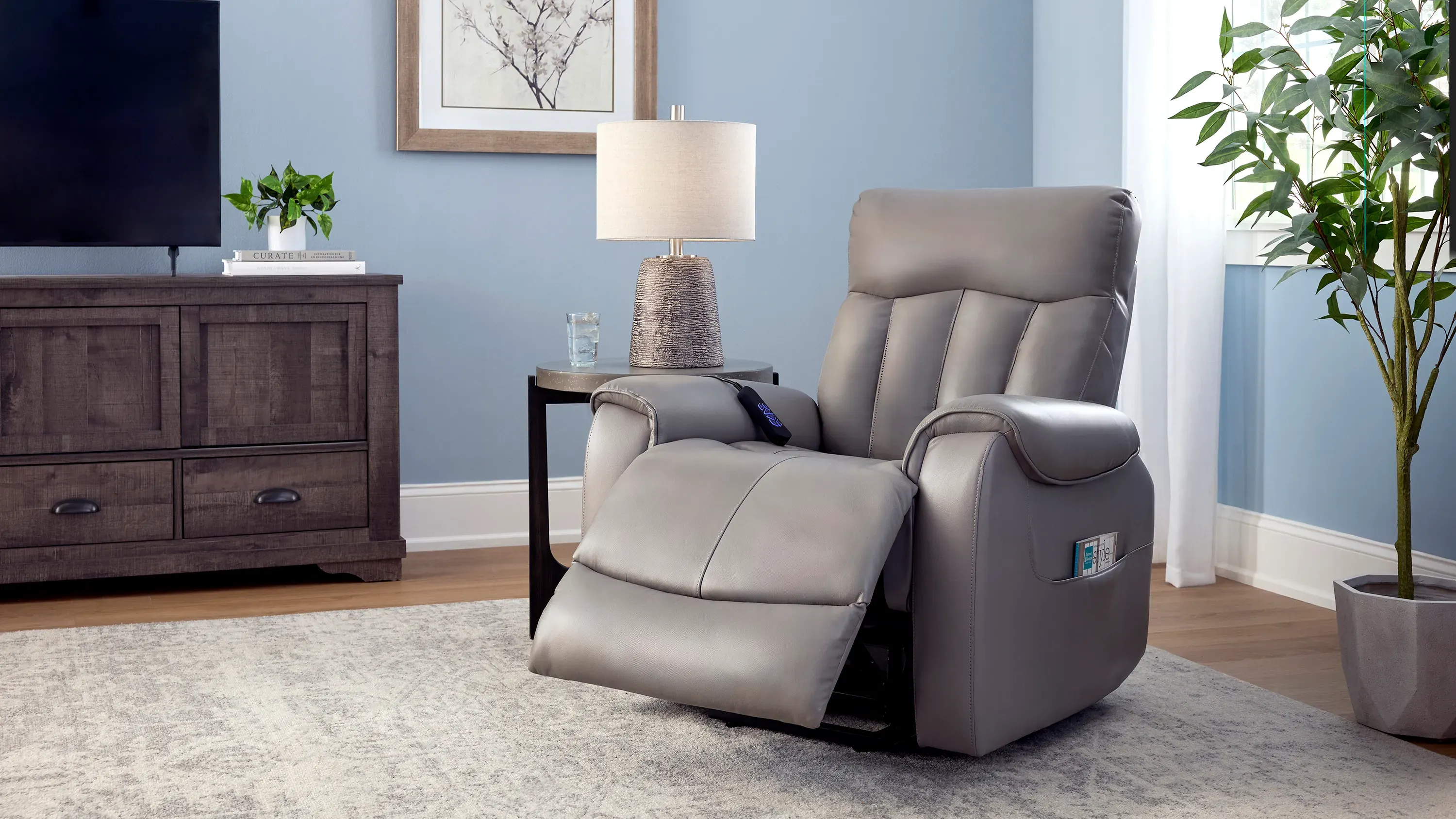 LYFT ライトグレー ジャケットとレギンスセット Hyatt Power Lift Recliner w/ Power Headrest | Raymour & Flanigan