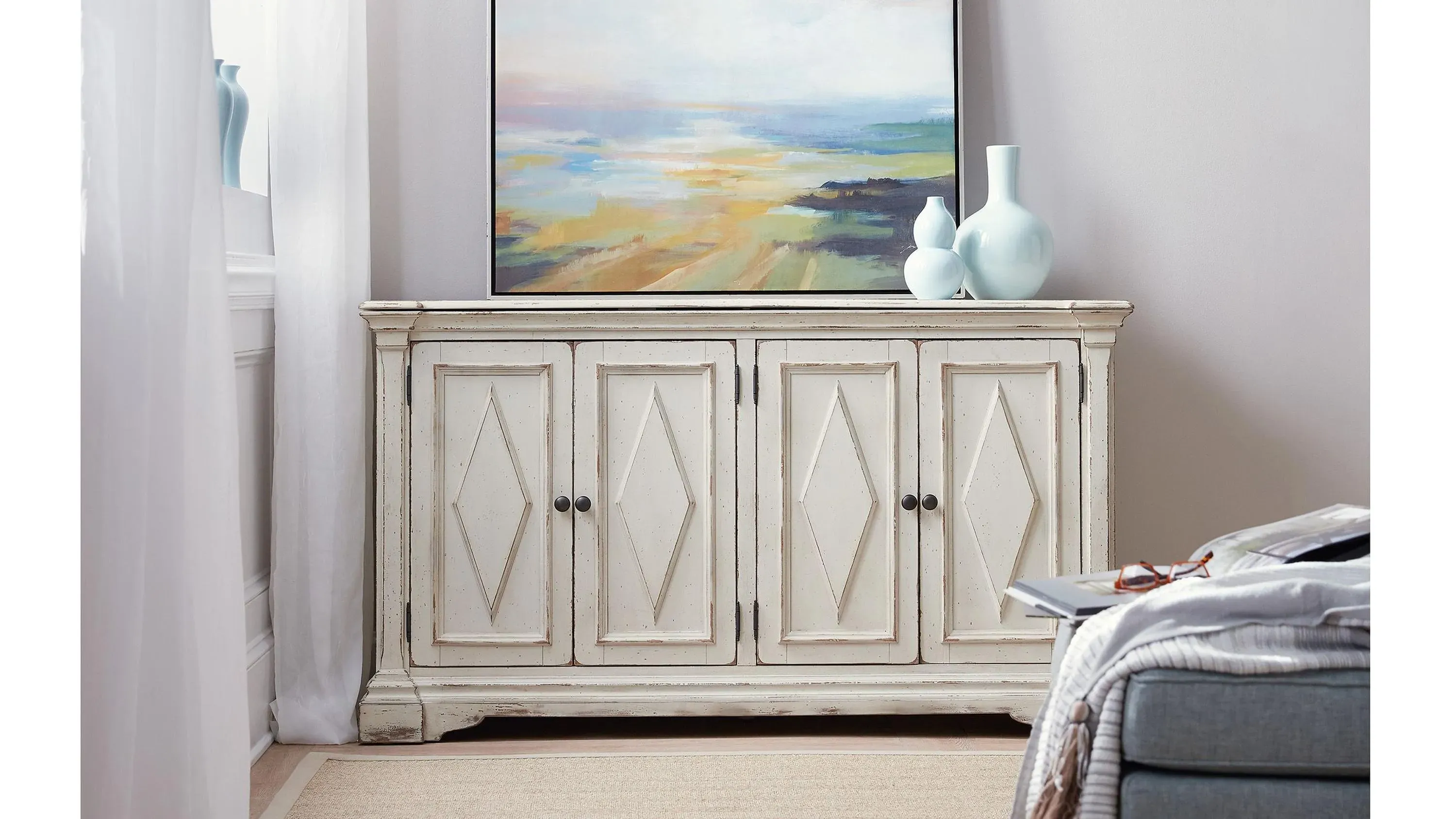 Pipa Four-Door Cabinet