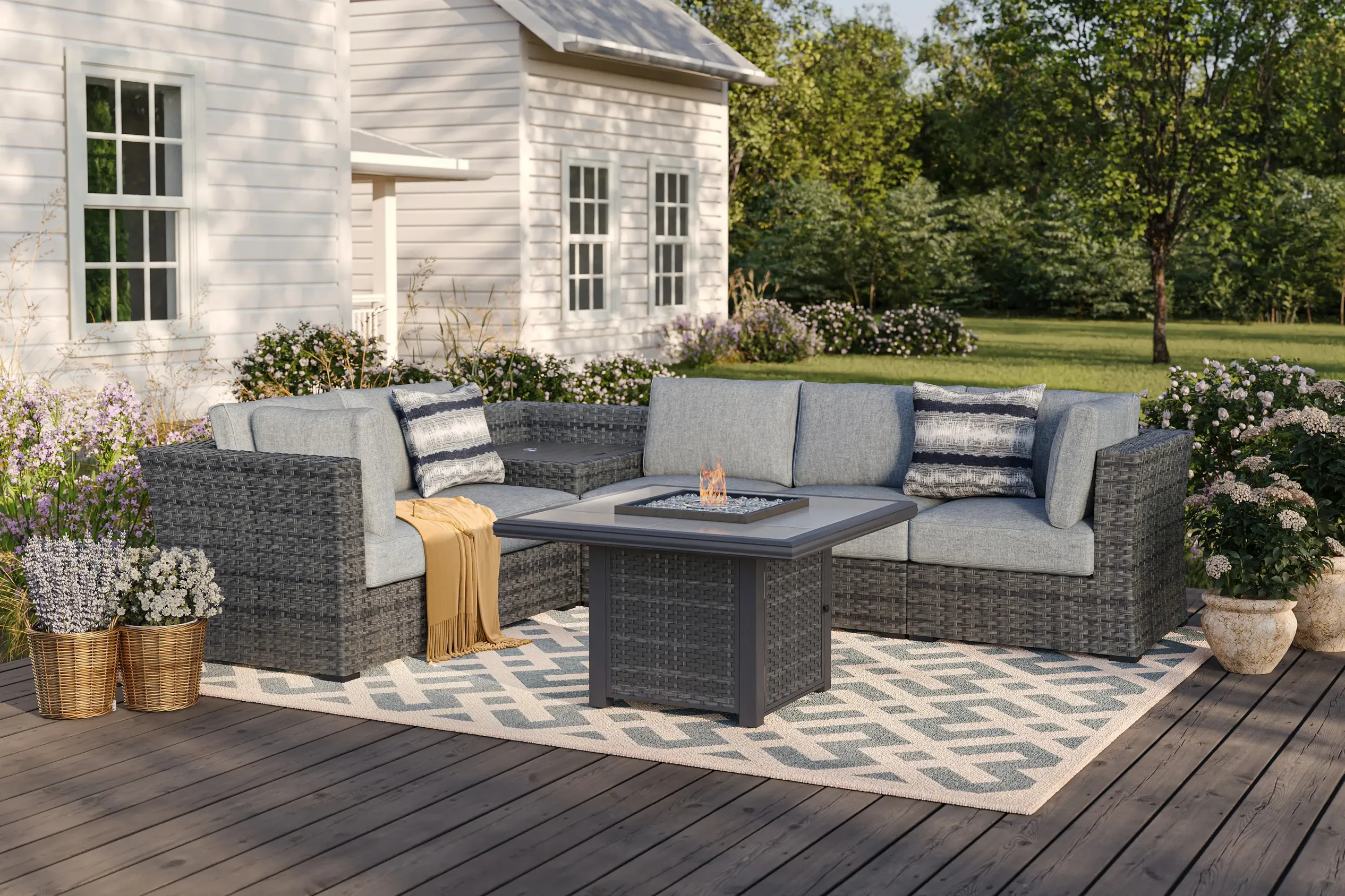 Palm Isle 6-pc Outdoor Modular | Raymour & Flanigan