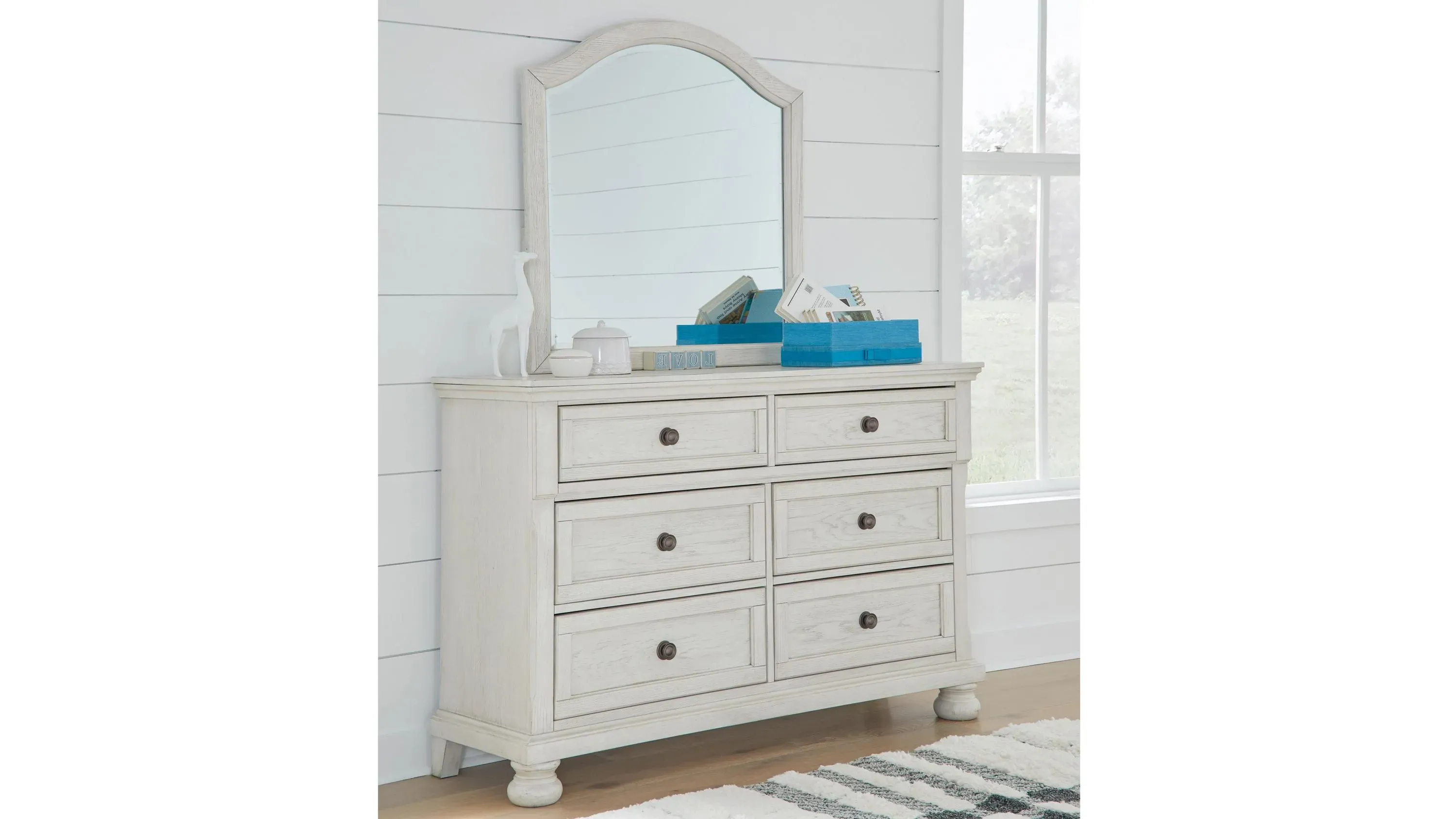 Robbinsdale Dresser and Mirror Set