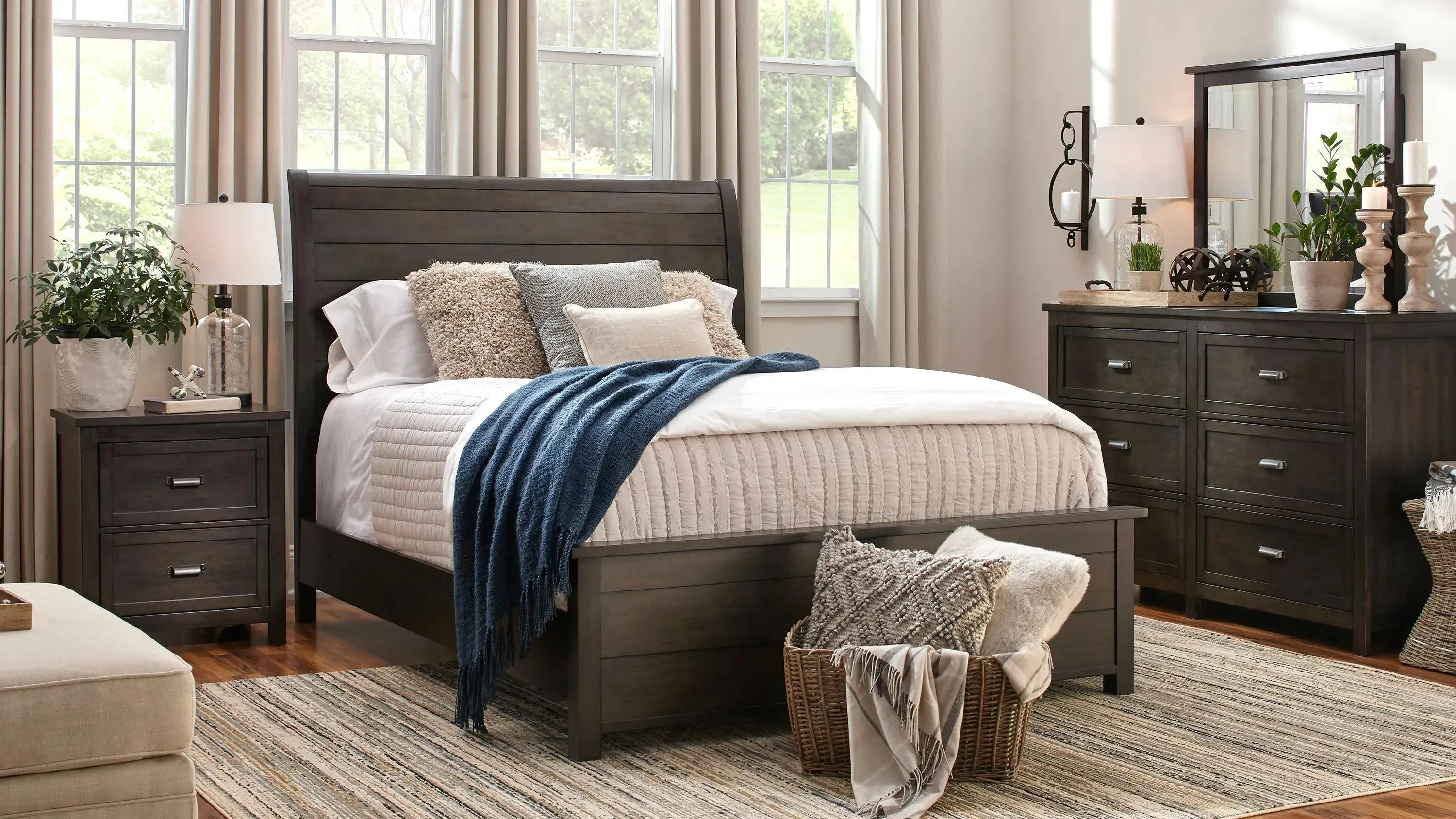 Union City 4 pc. Bedroom Set Raymour Flanigan