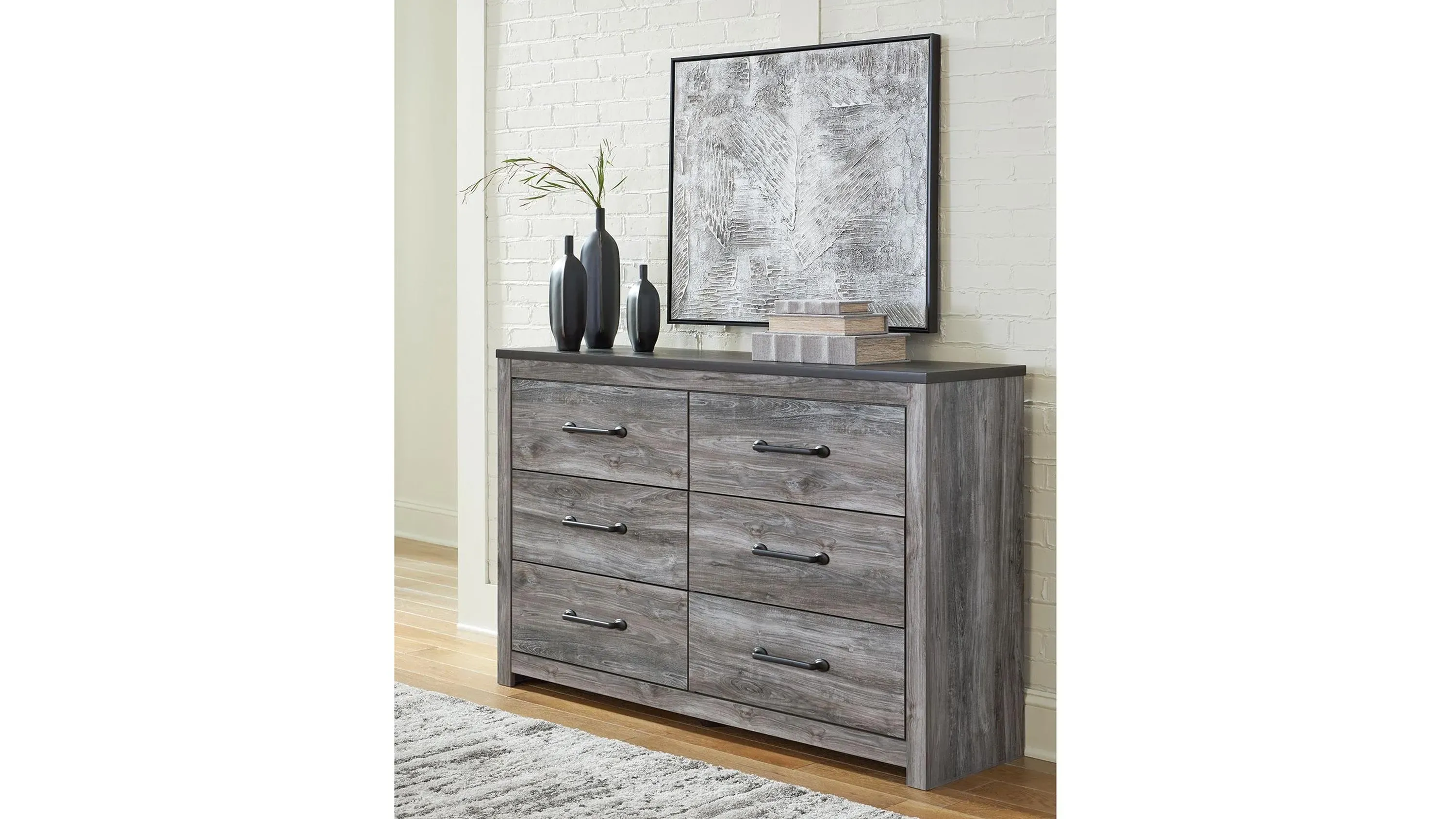 Bronyan Dresser