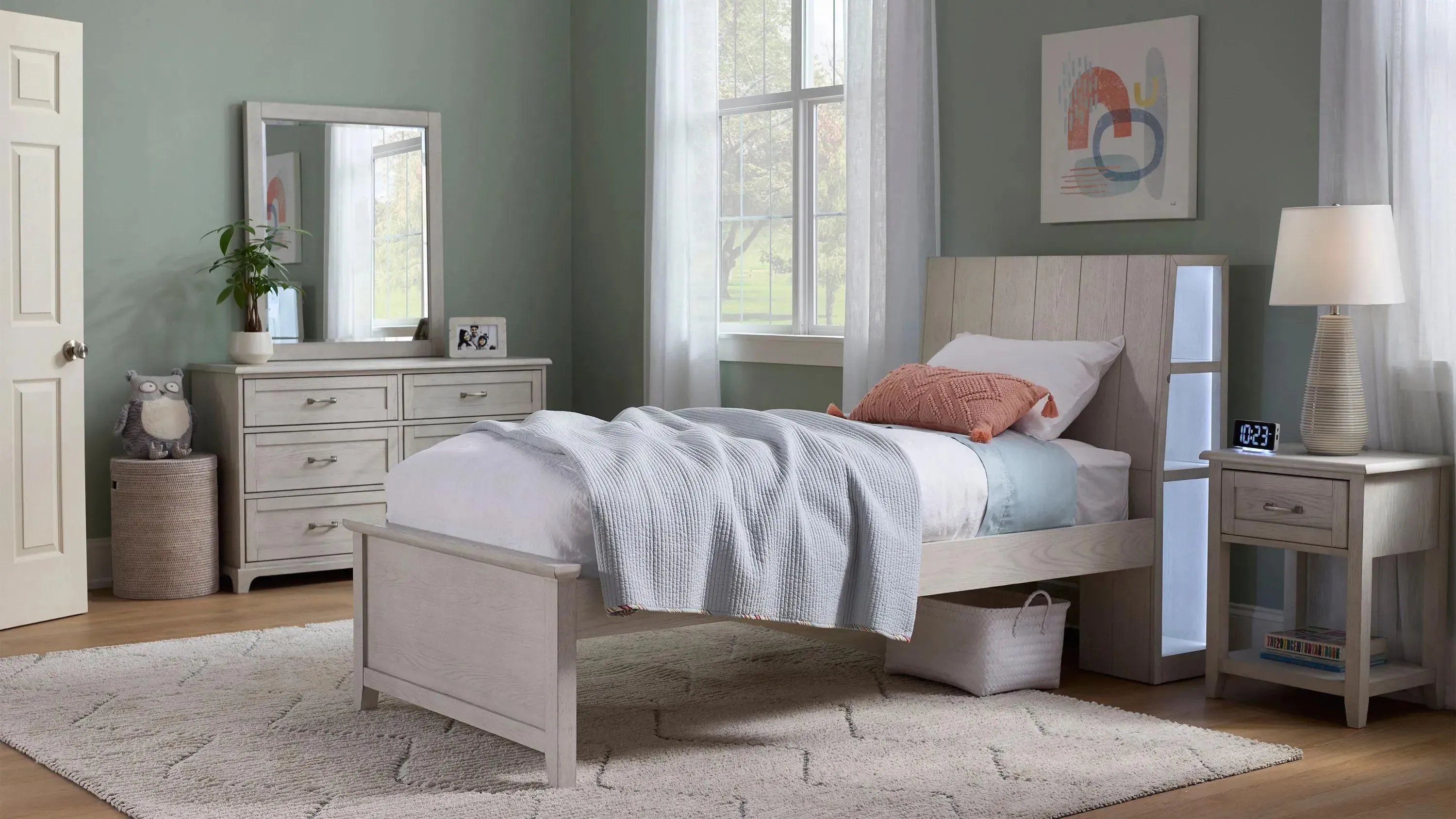 Lennox Bed | Raymour & Flanigan