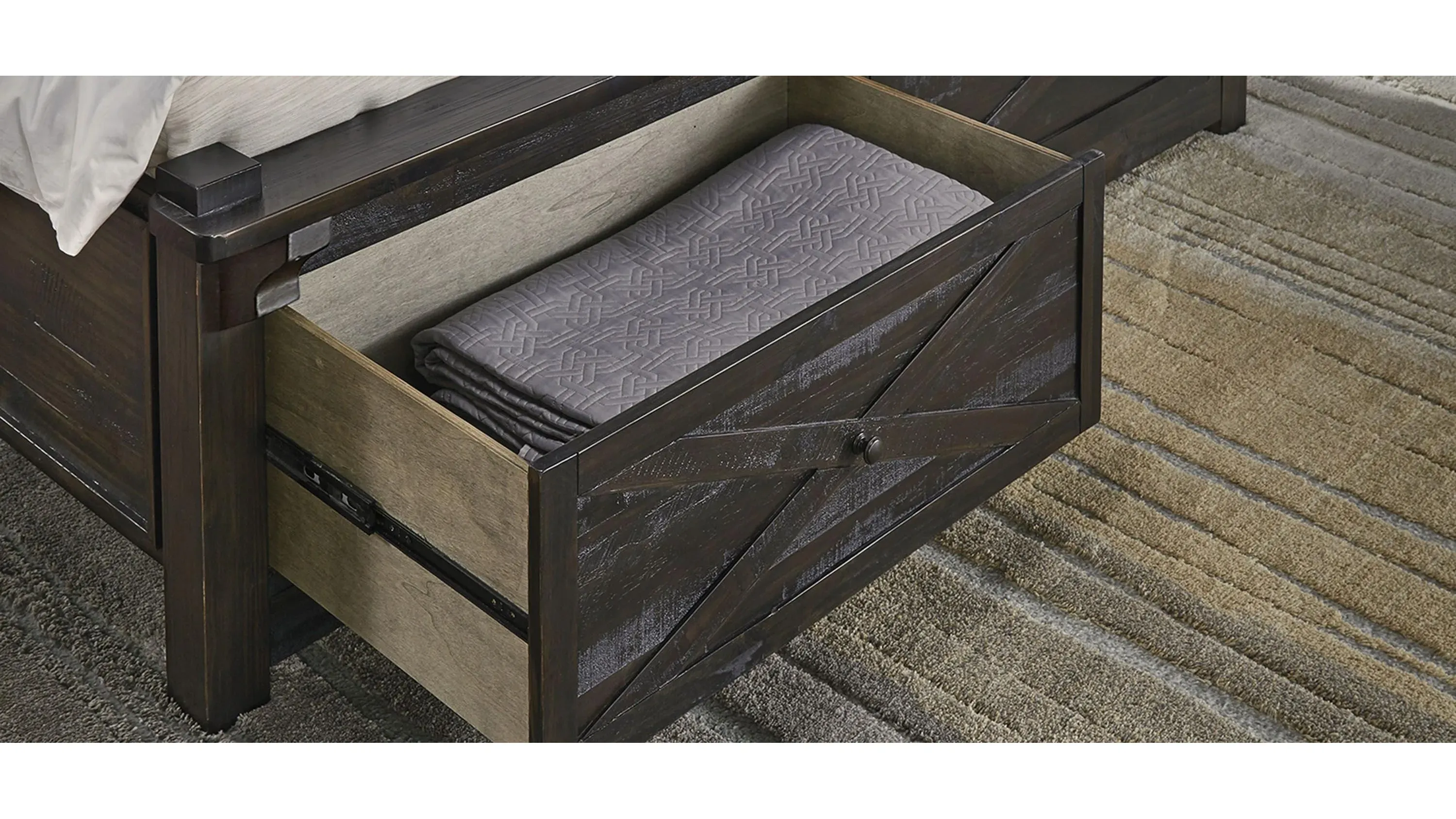 Sun Valley 4-pc. Bedroom Set w/ Storage Bed