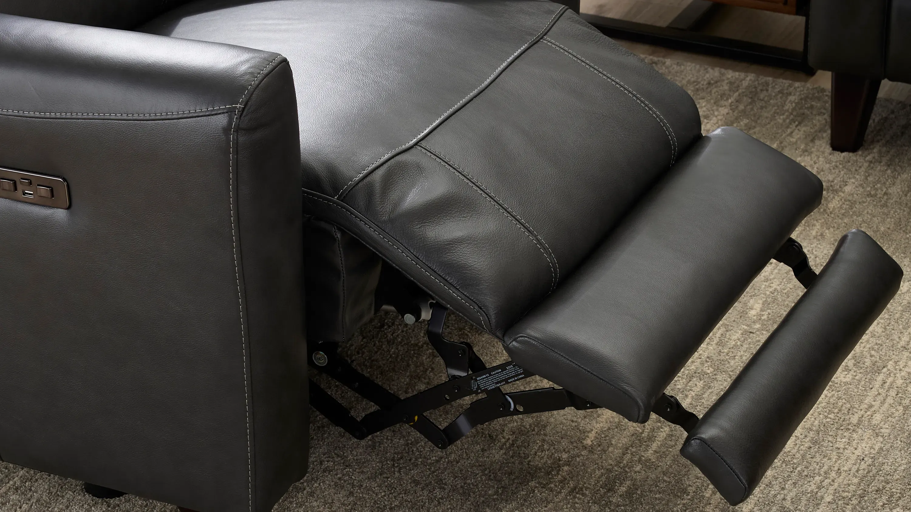 Graham Power Loveseat w/ Power Headrest | Raymour & Flanigan