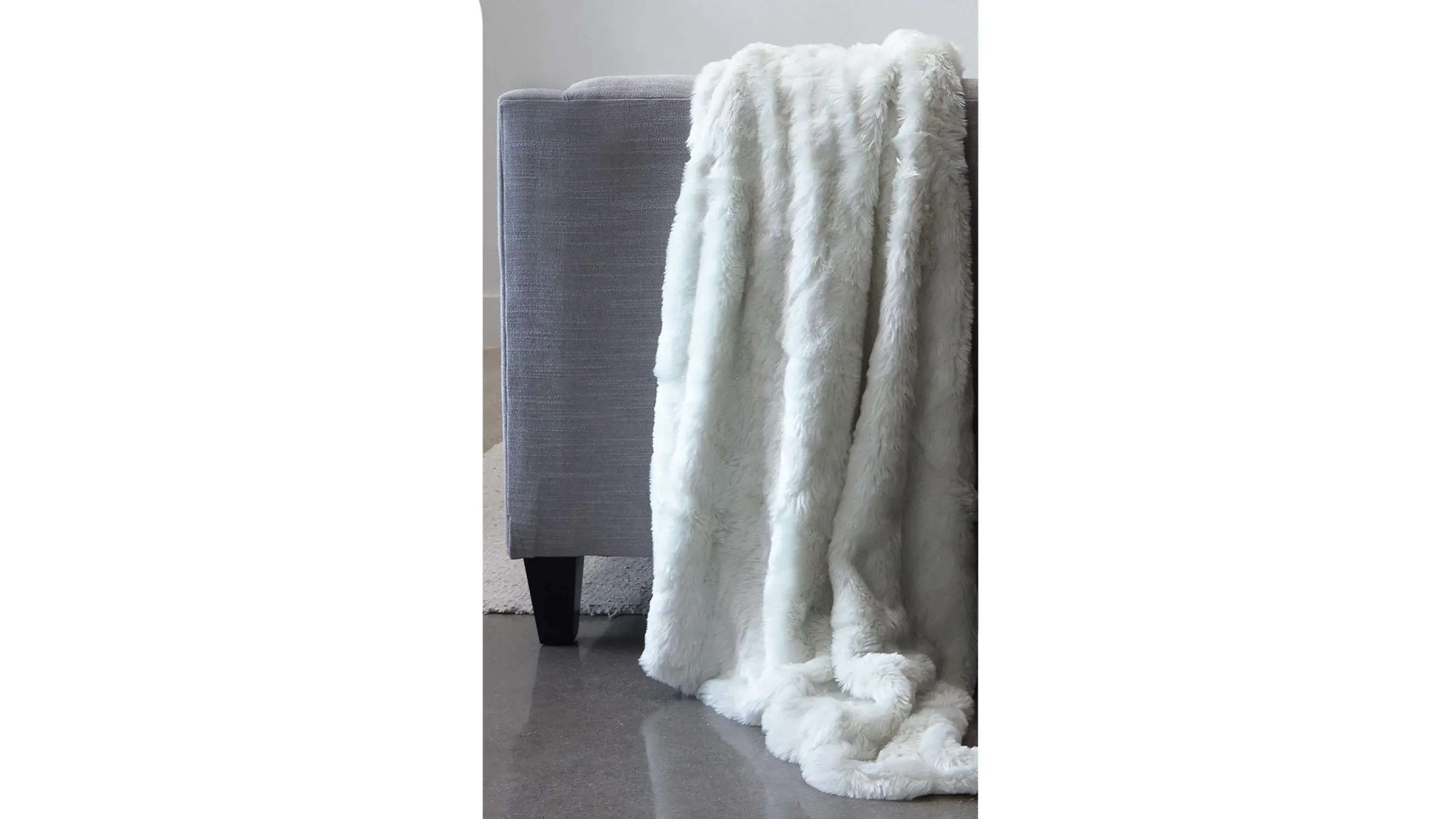 Faux Chinchilla Throw - Thumbnail 3