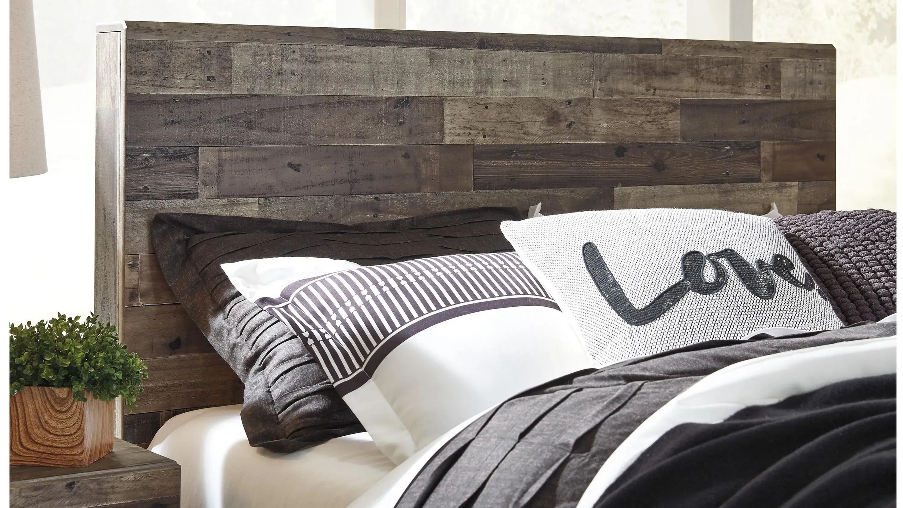 Ainsworth Storage Bed