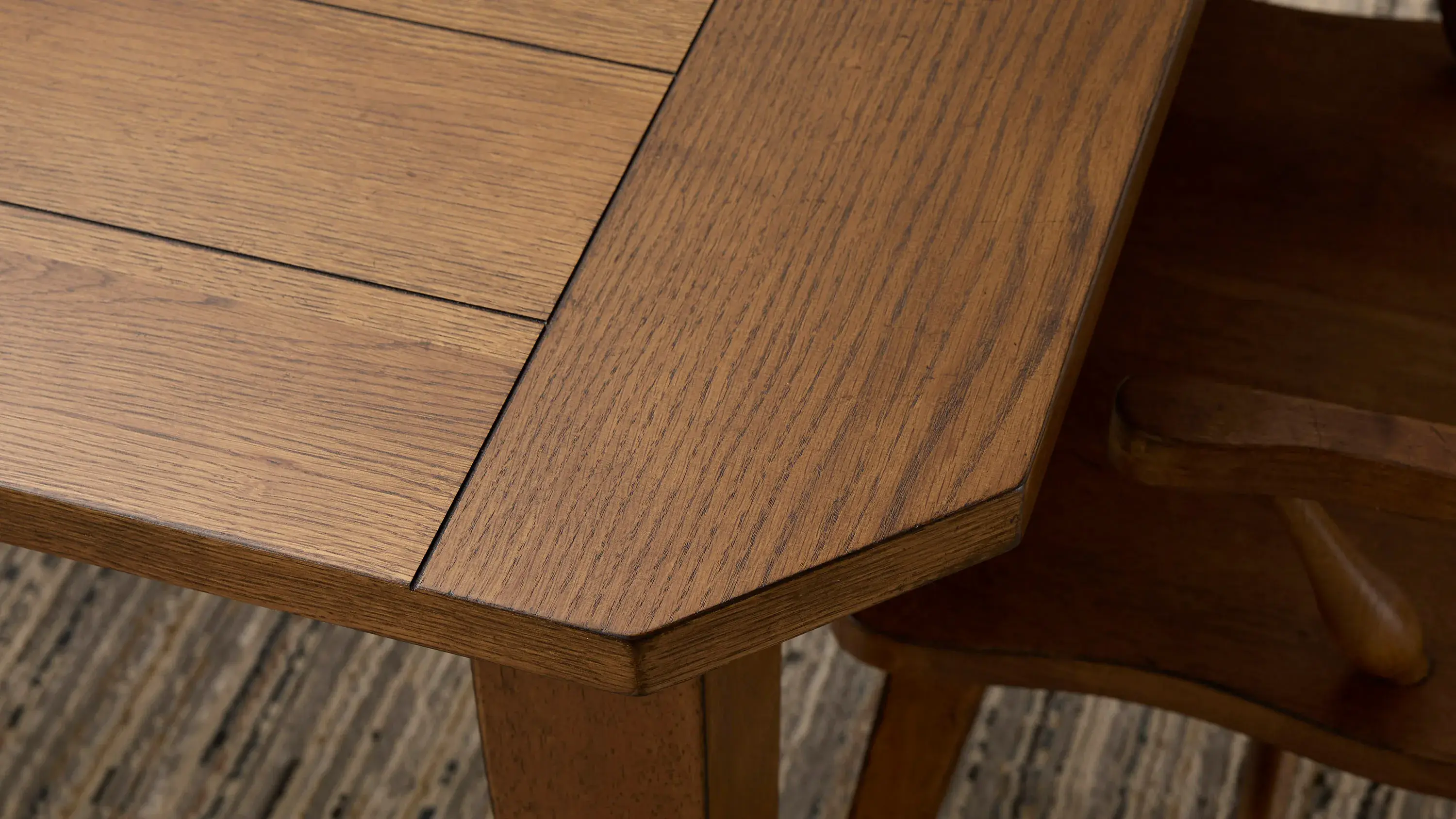 Liberty Furniture Colebrook Dining Table - Thumbnail 5