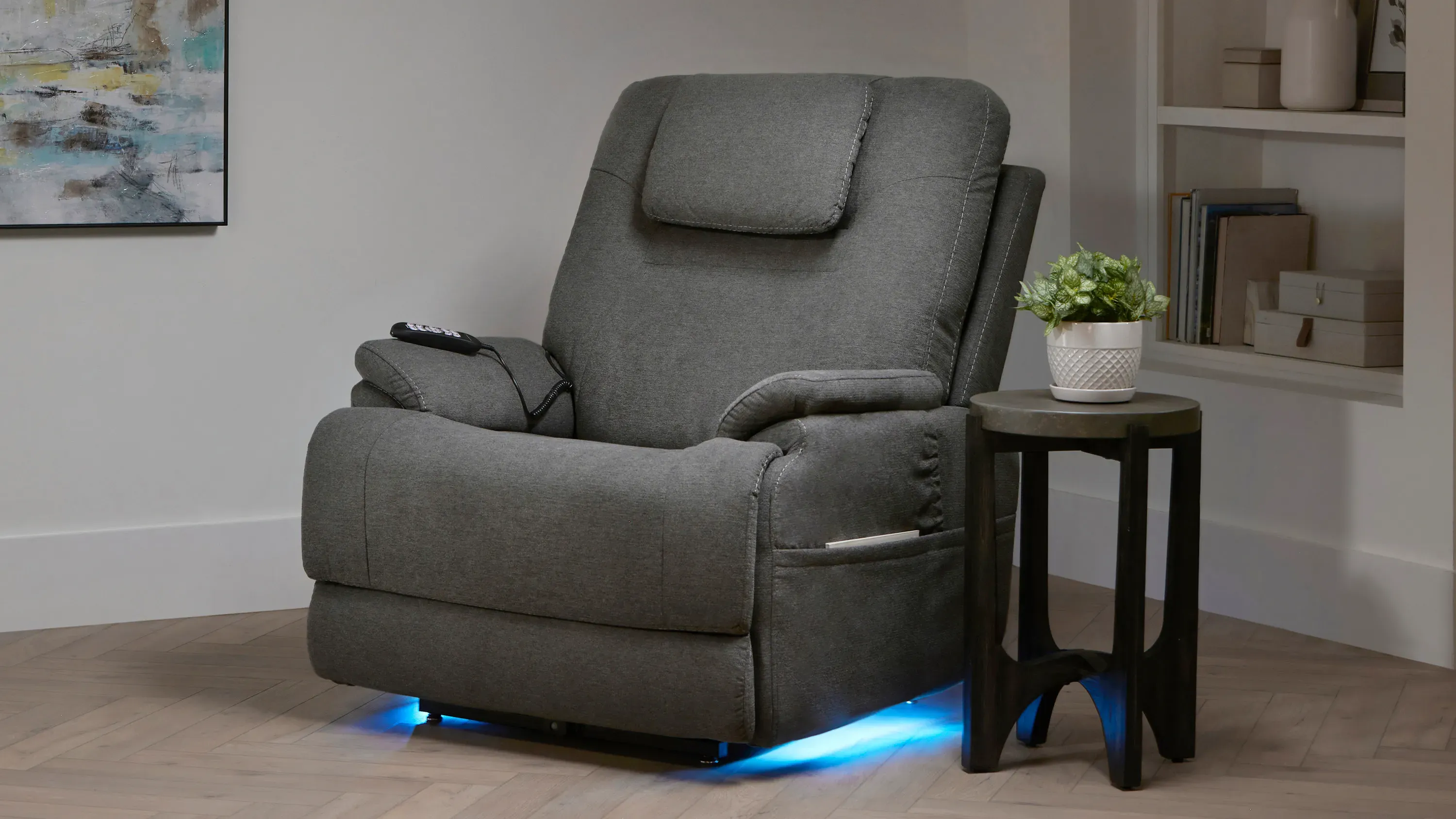 Zecliner Triple Power Lift Recliner | Raymour & Flanigan