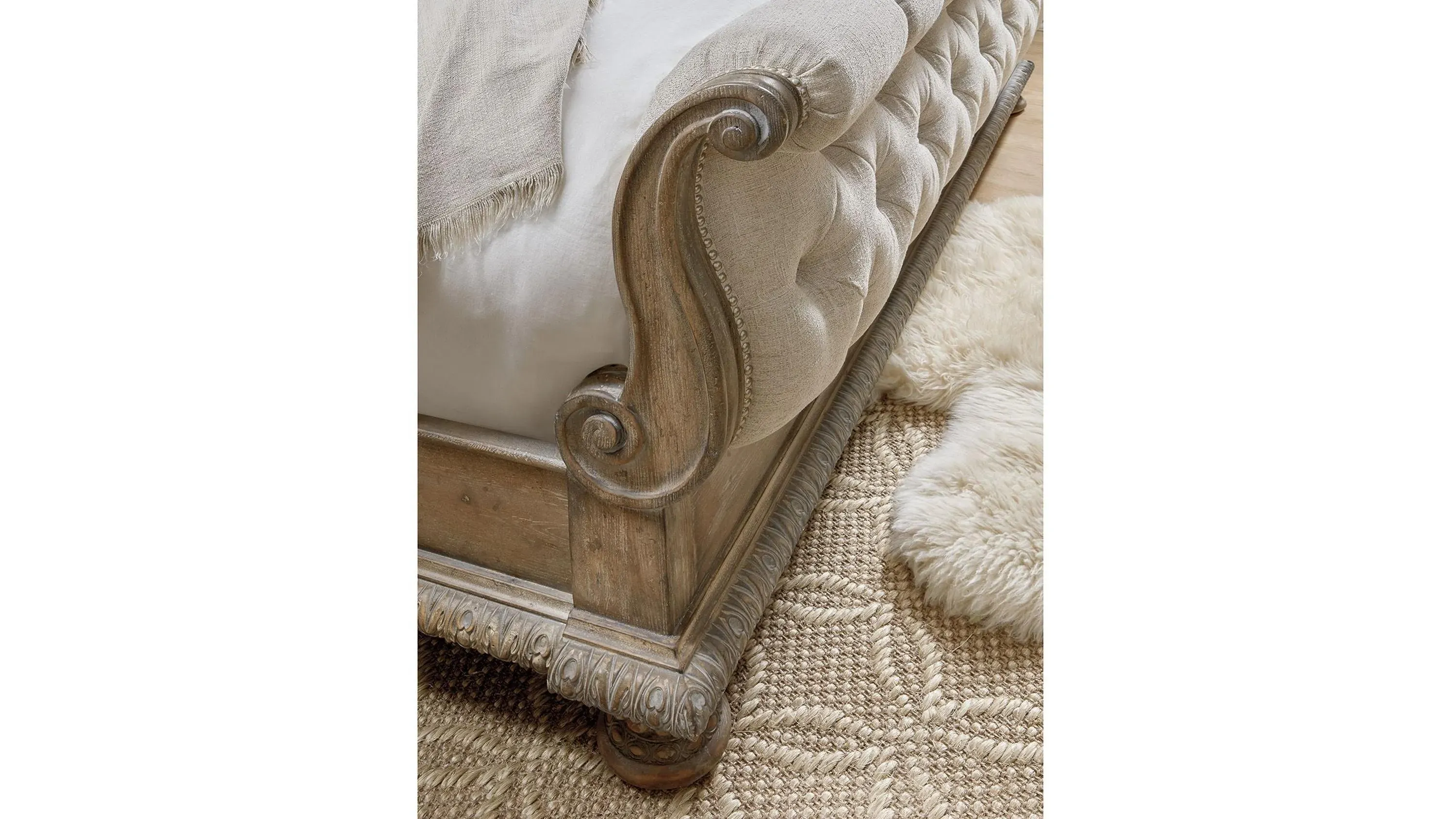 Castella Tufted Bed