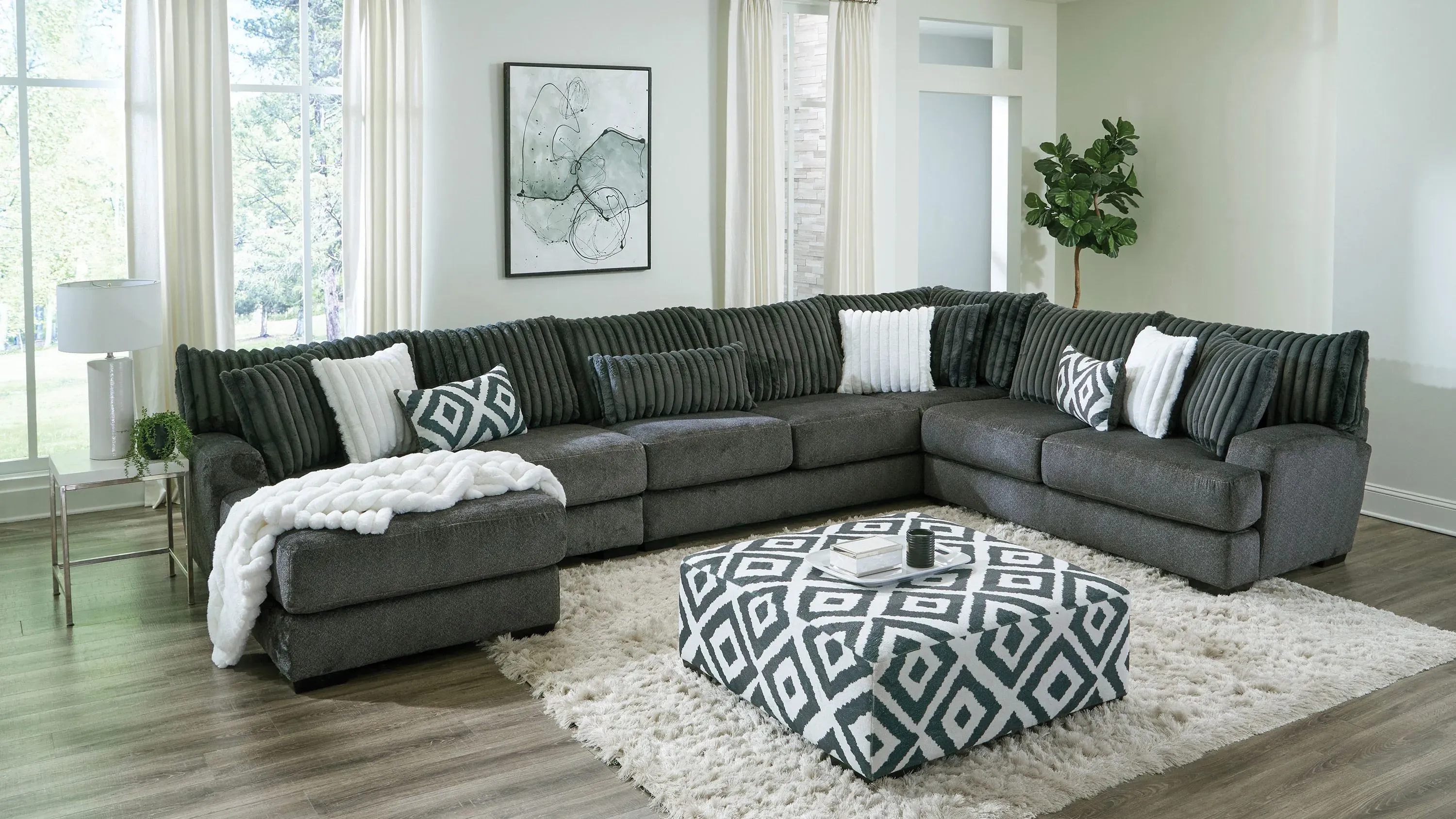 Mondo 4-pc. Sectional
