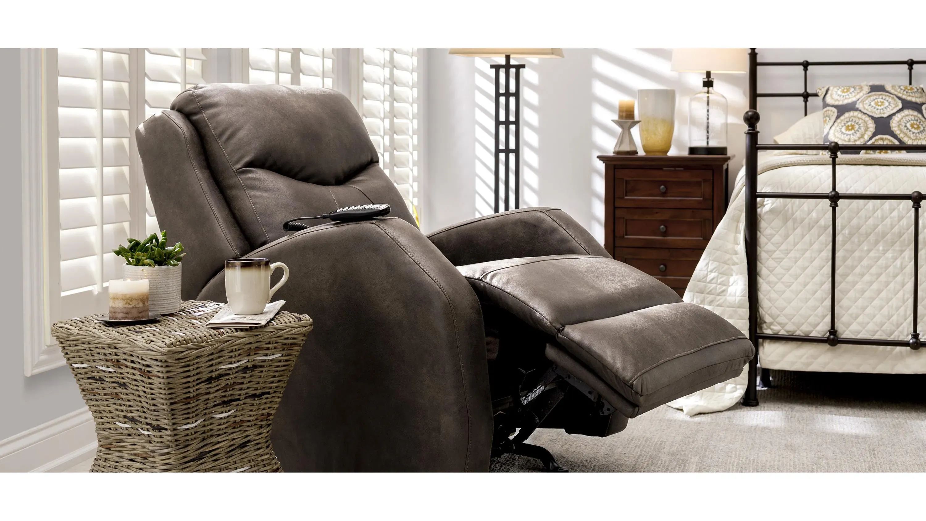 プレーヤー leon Leon Microfiber Power Recliner w/ Power Headrest, Lumbar