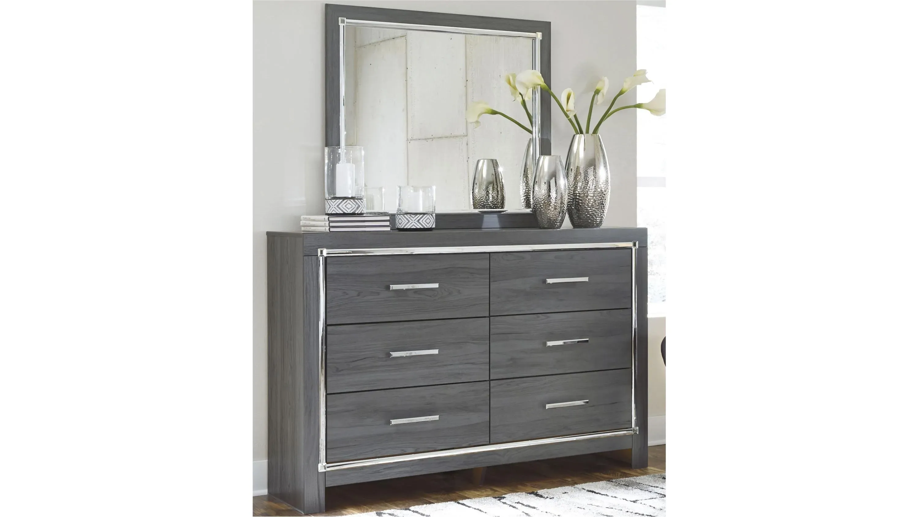 Lodanna Dresser and Mirror Set
