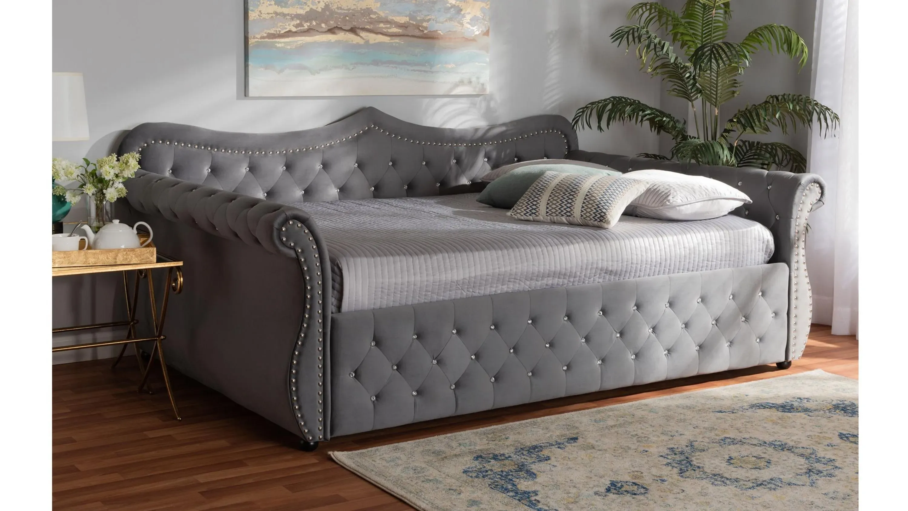 Best HD Pictures about  Raymour And Flanigan Daybed  with No AI Images