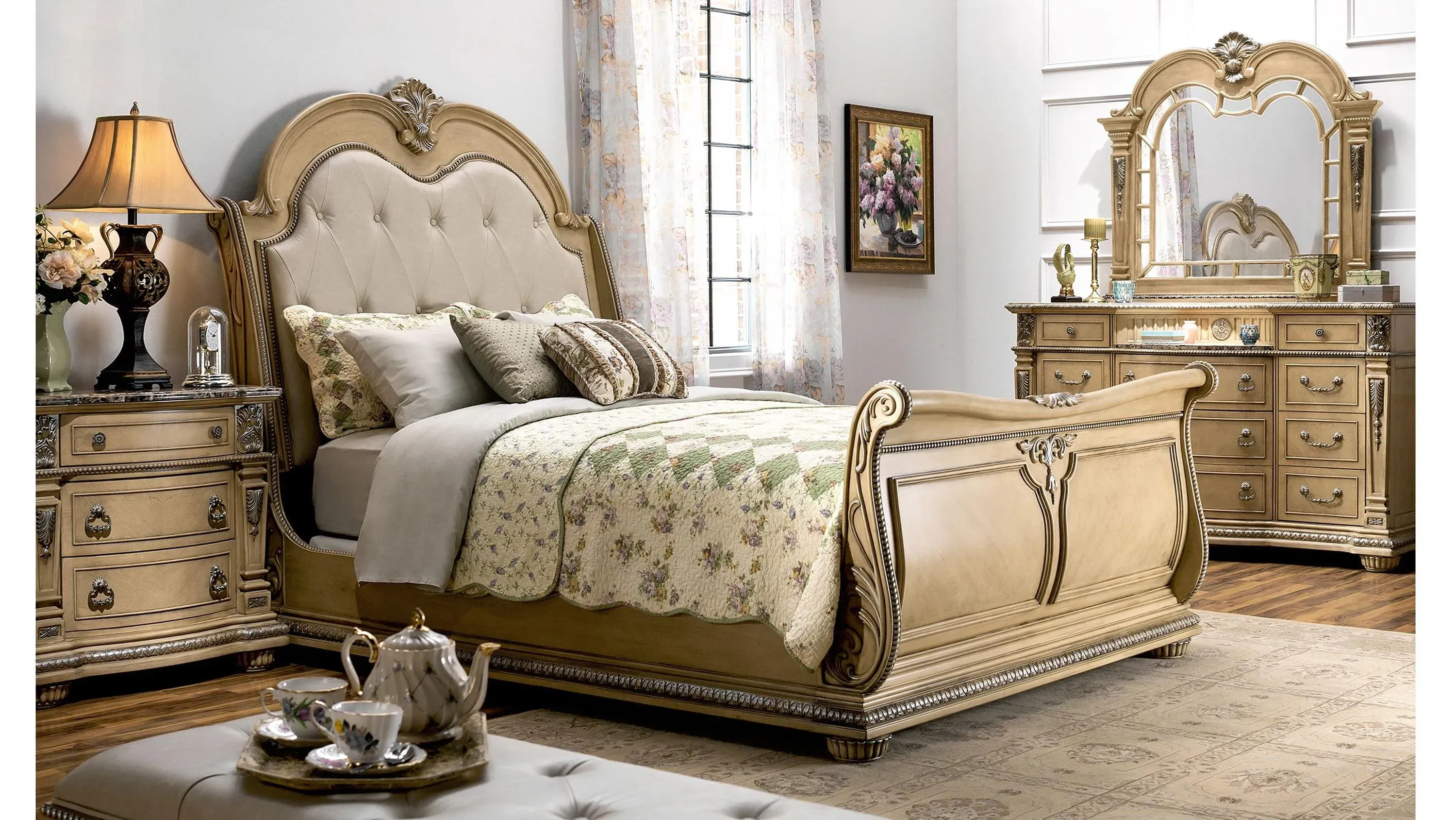 Wilshire Sleigh Bed | Raymour & Flanigan