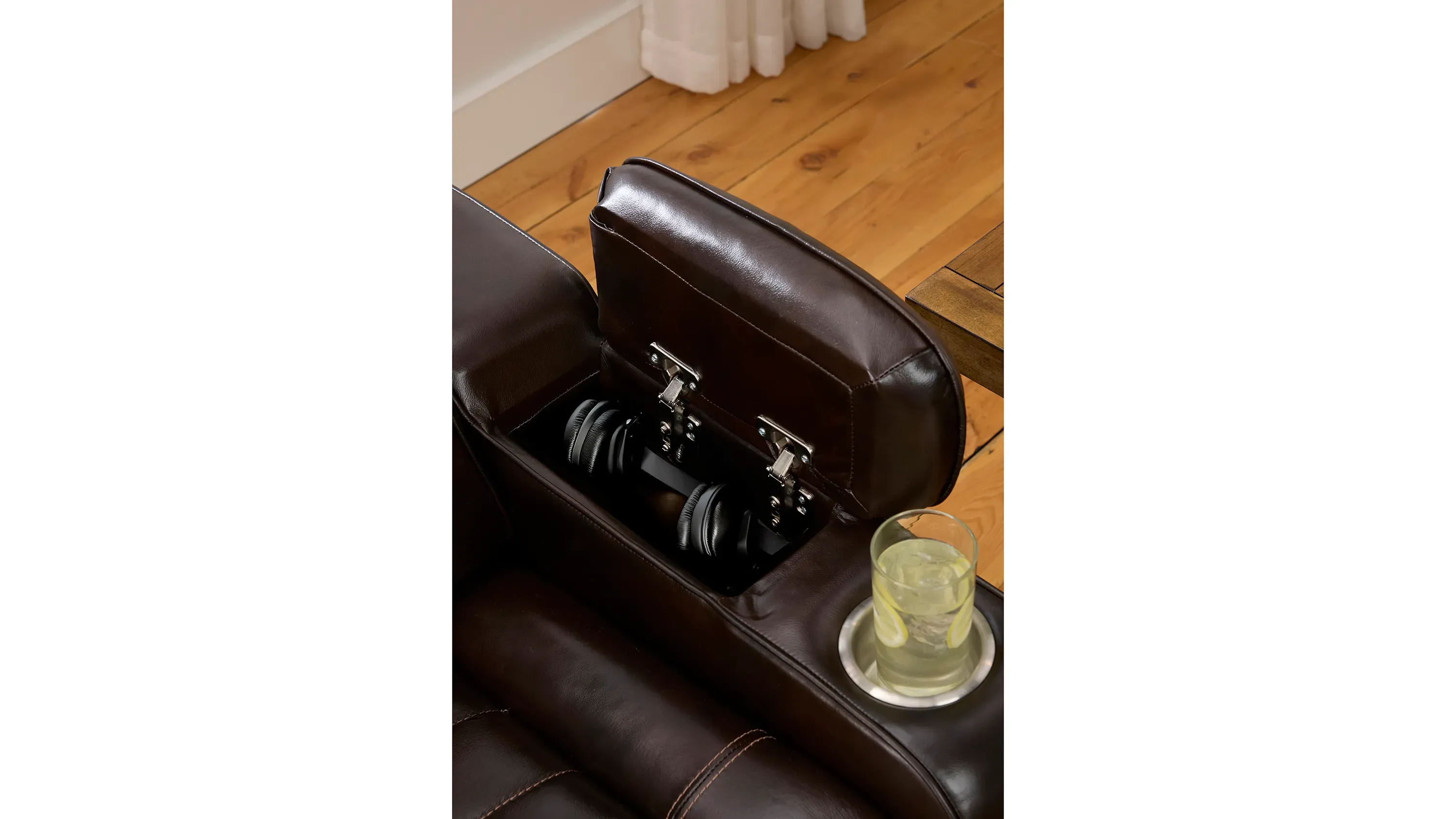 Othello Power Recliner w/Power Headrest | Raymour & Flanigan