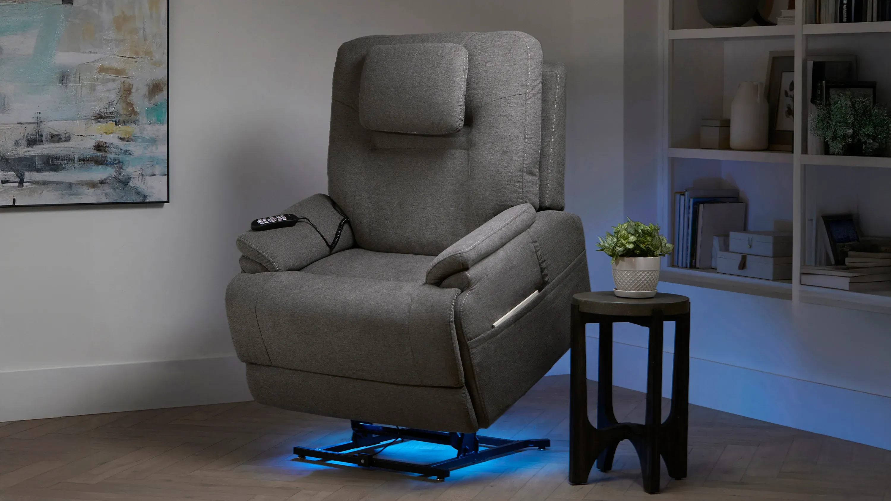 Zecliner Triple Power Lift Recliner | Raymour & Flanigan